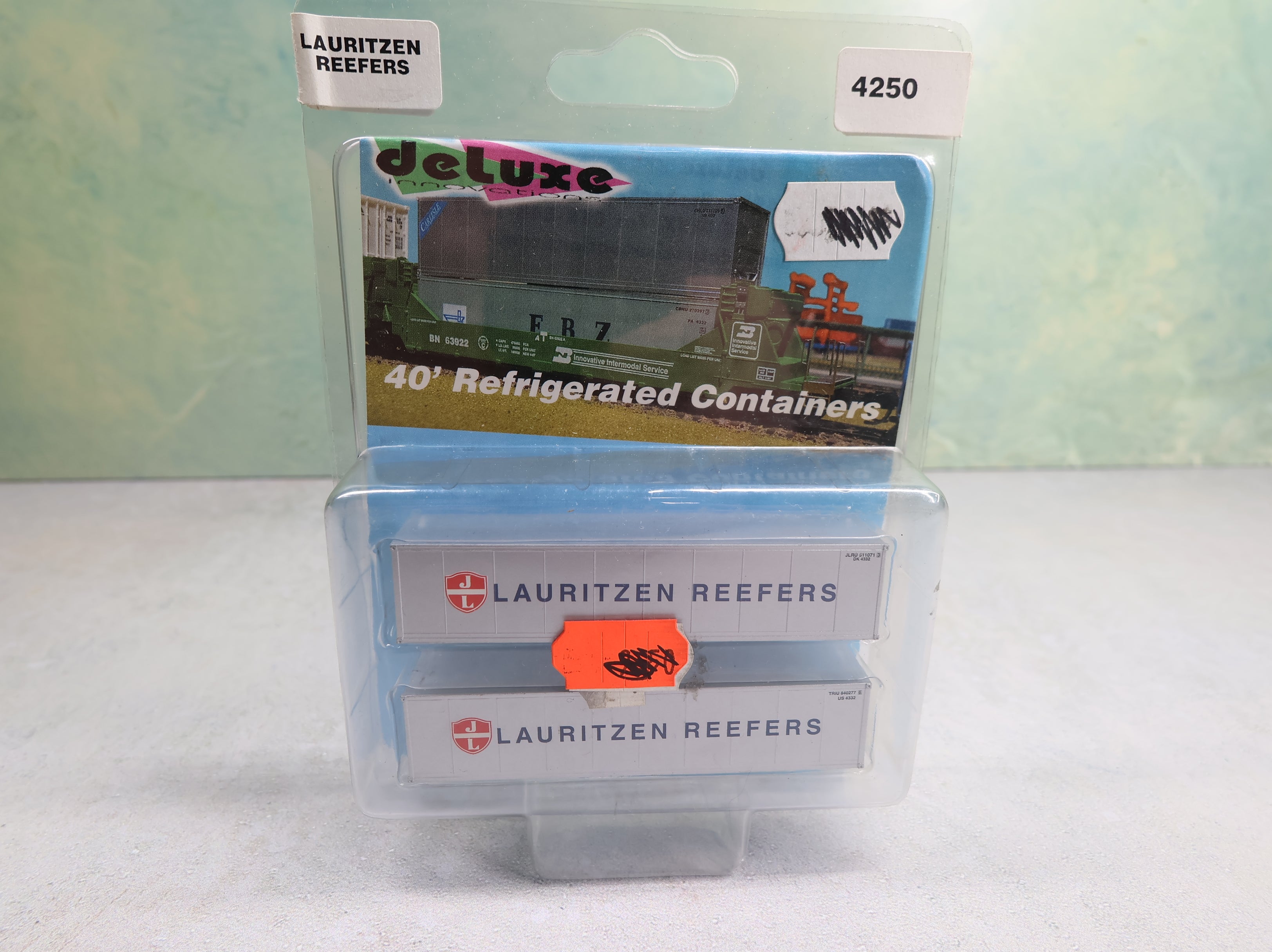 USED Deluxe 4250 N Scale 40' Refrigerated Containers Lauritzen Reefers