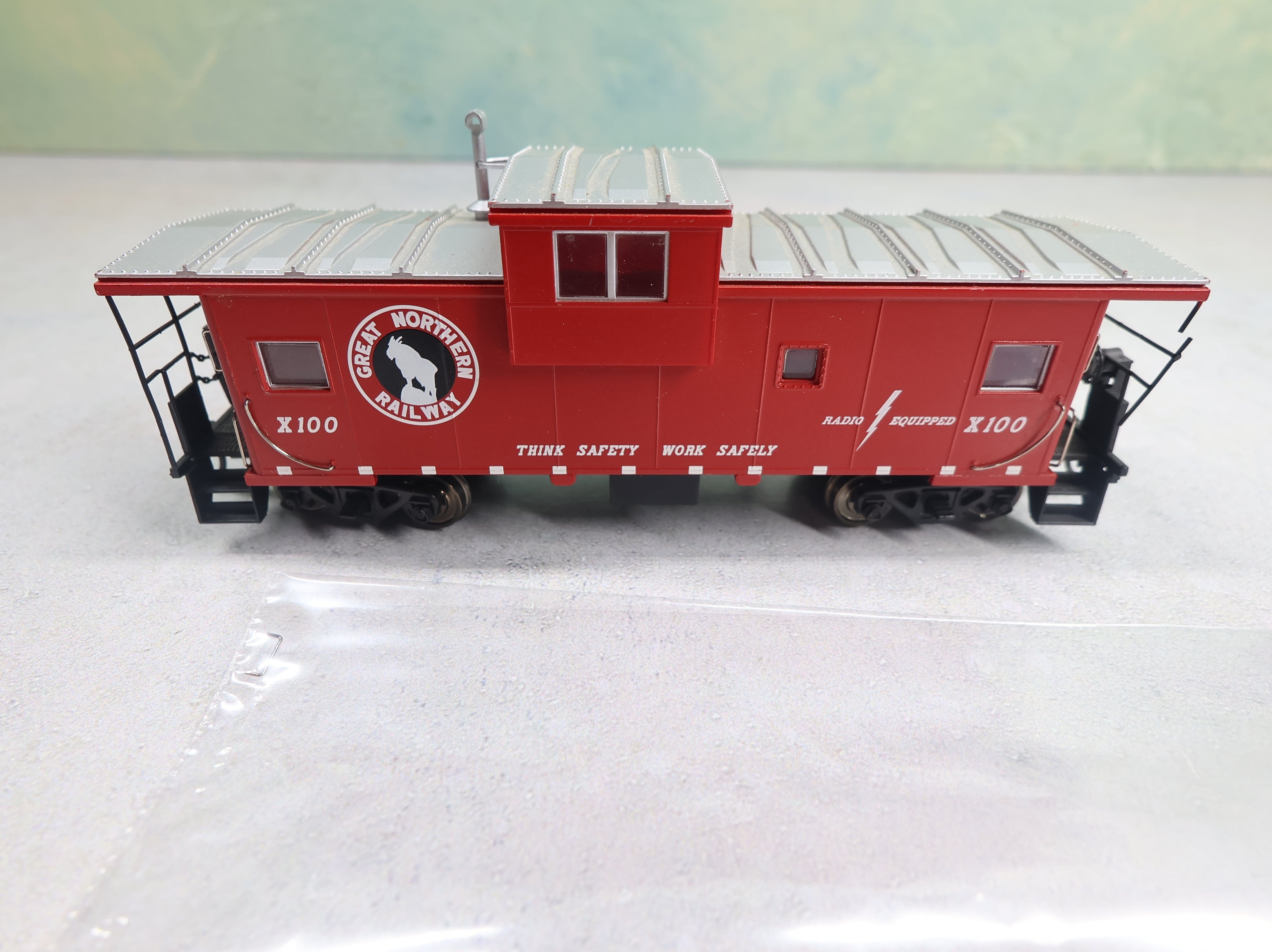 USED Atlas HO Scale Caboose Great Northern #X100