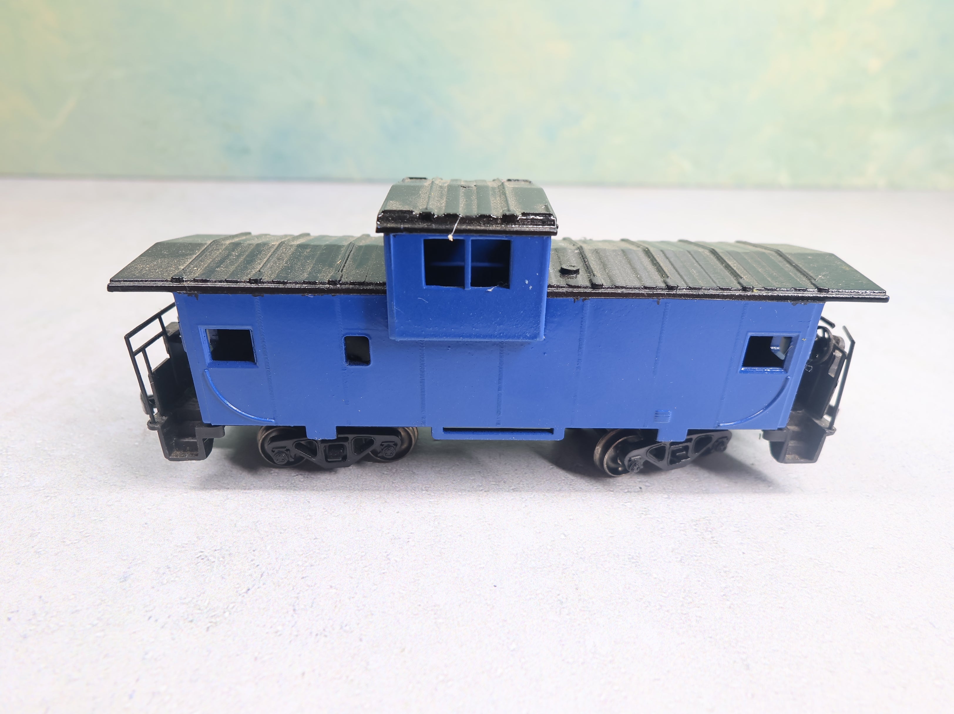 USED Bachmann HO Scale Caboose Undecorated Blue Custom Paint