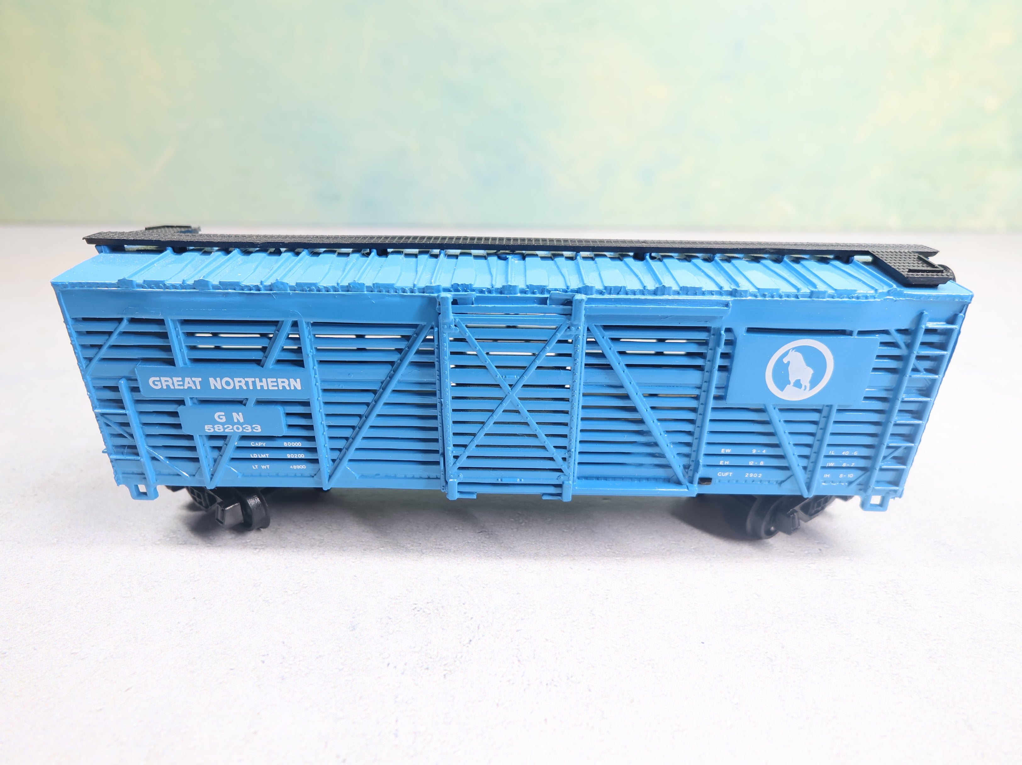 USED Bachmann HO Scale 40' Cattle Stock Car Great Northern GN #582033
