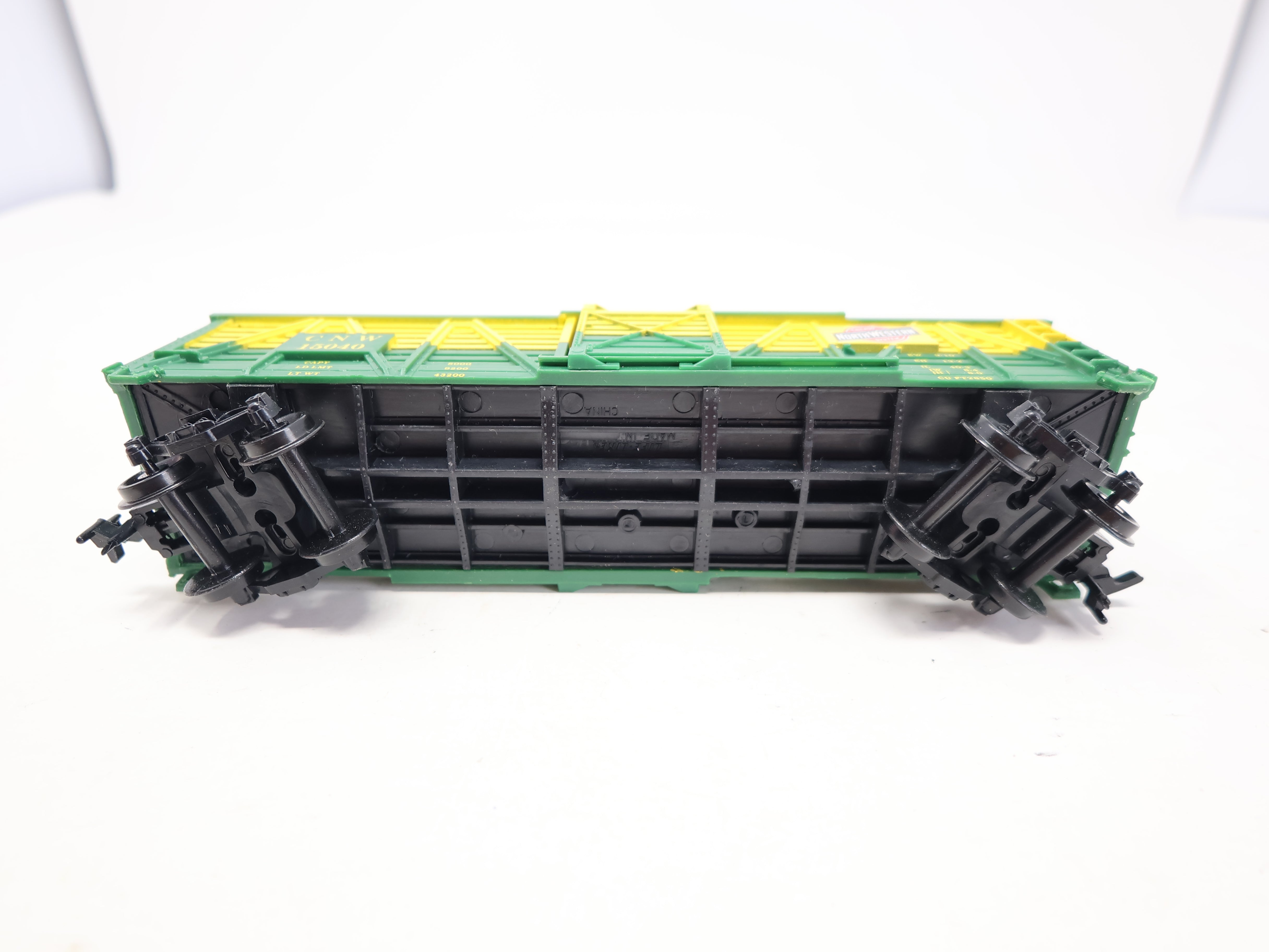 USED Life-Like 8488 HO Scale, Stock Cattle Car, Chicago & North Western CNW #15040