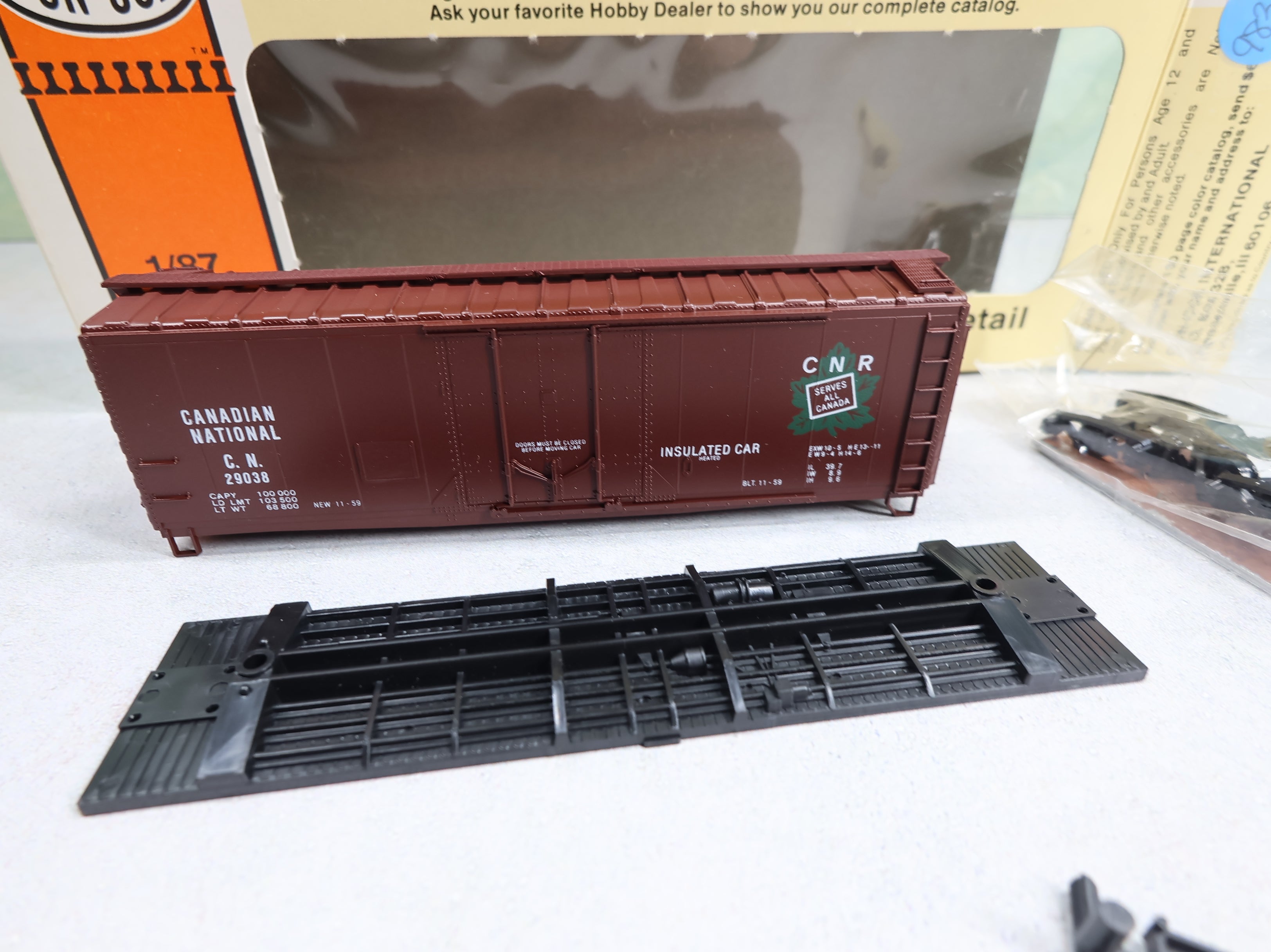 USED Con-Cor #1-009468 HO Scale 40' PS-1 PD Box Car Canadian National CN #29038 KIT