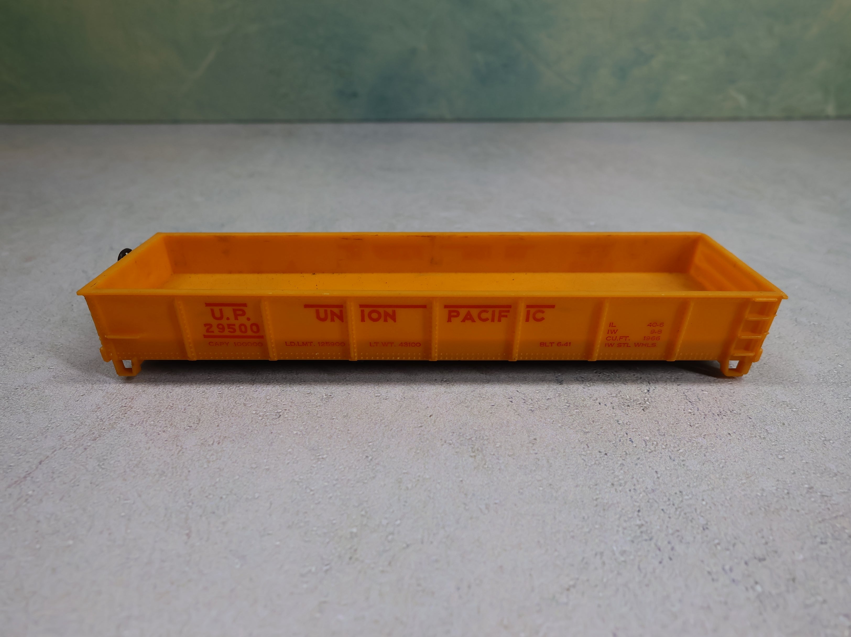 USED Life-Like HO Scale 40' Gondola Union Pacific UP #29500 No Trucks