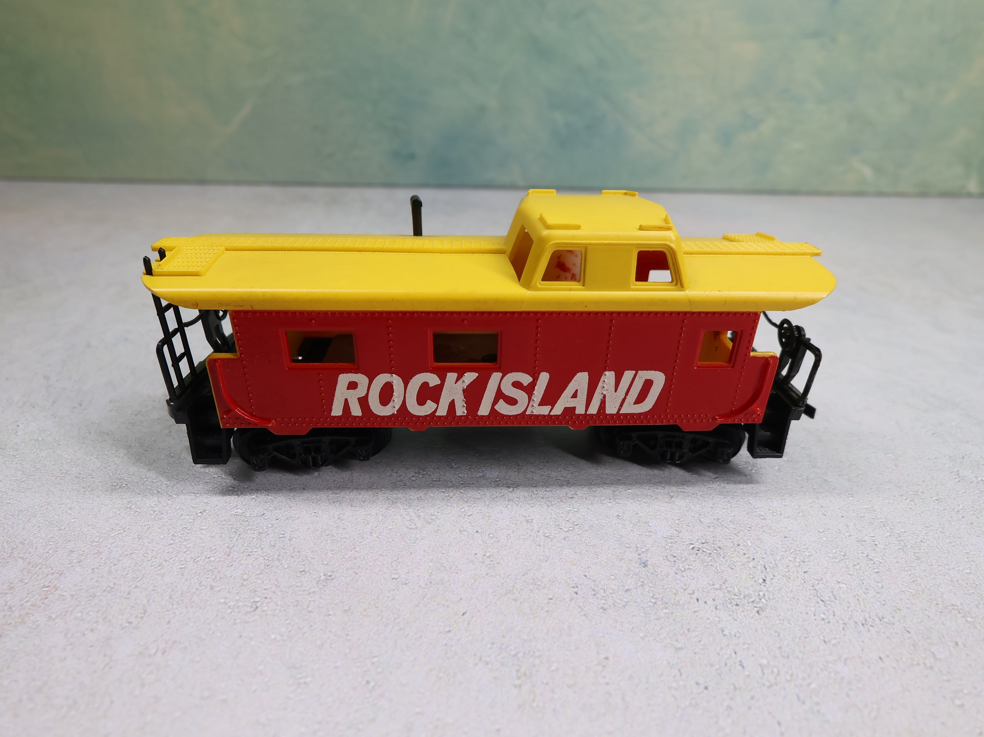 USED Tyco HO Scale Caboose Rock Island