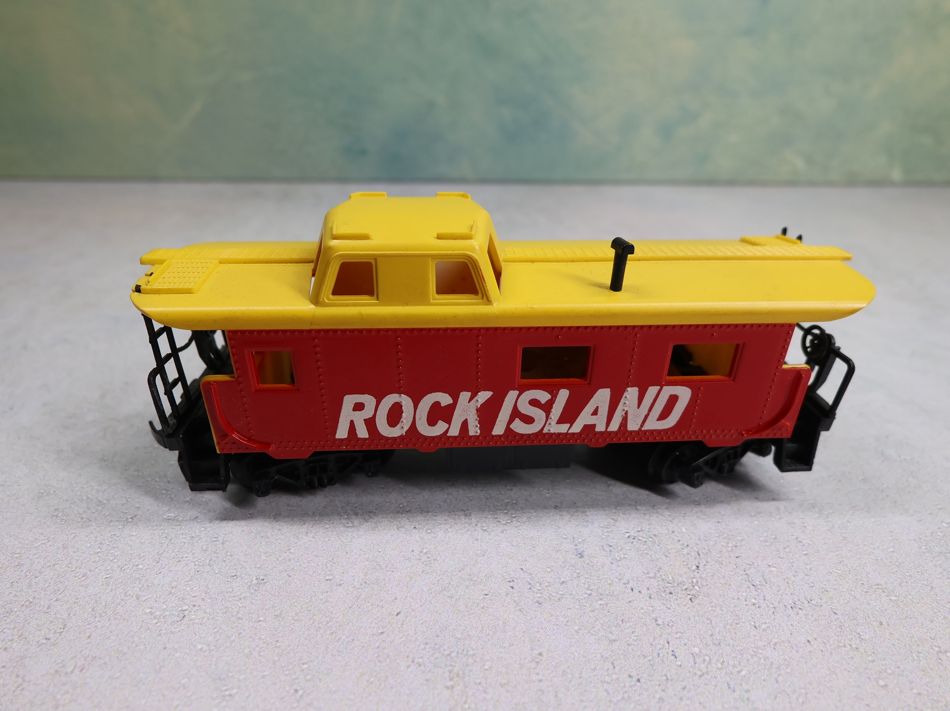 USED Tyco HO Scale Caboose Rock Island