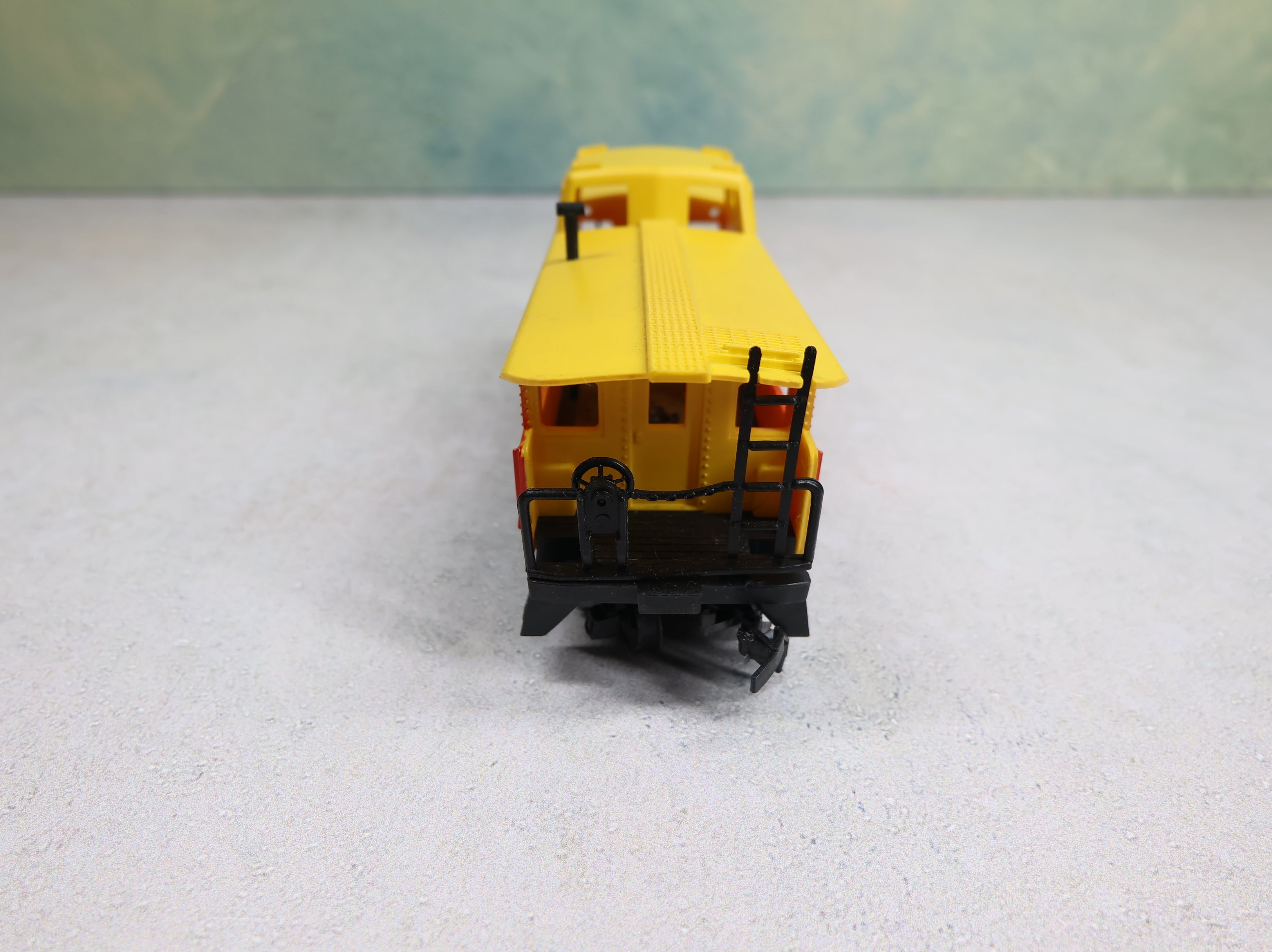 USED Tyco HO Scale Caboose Rock Island