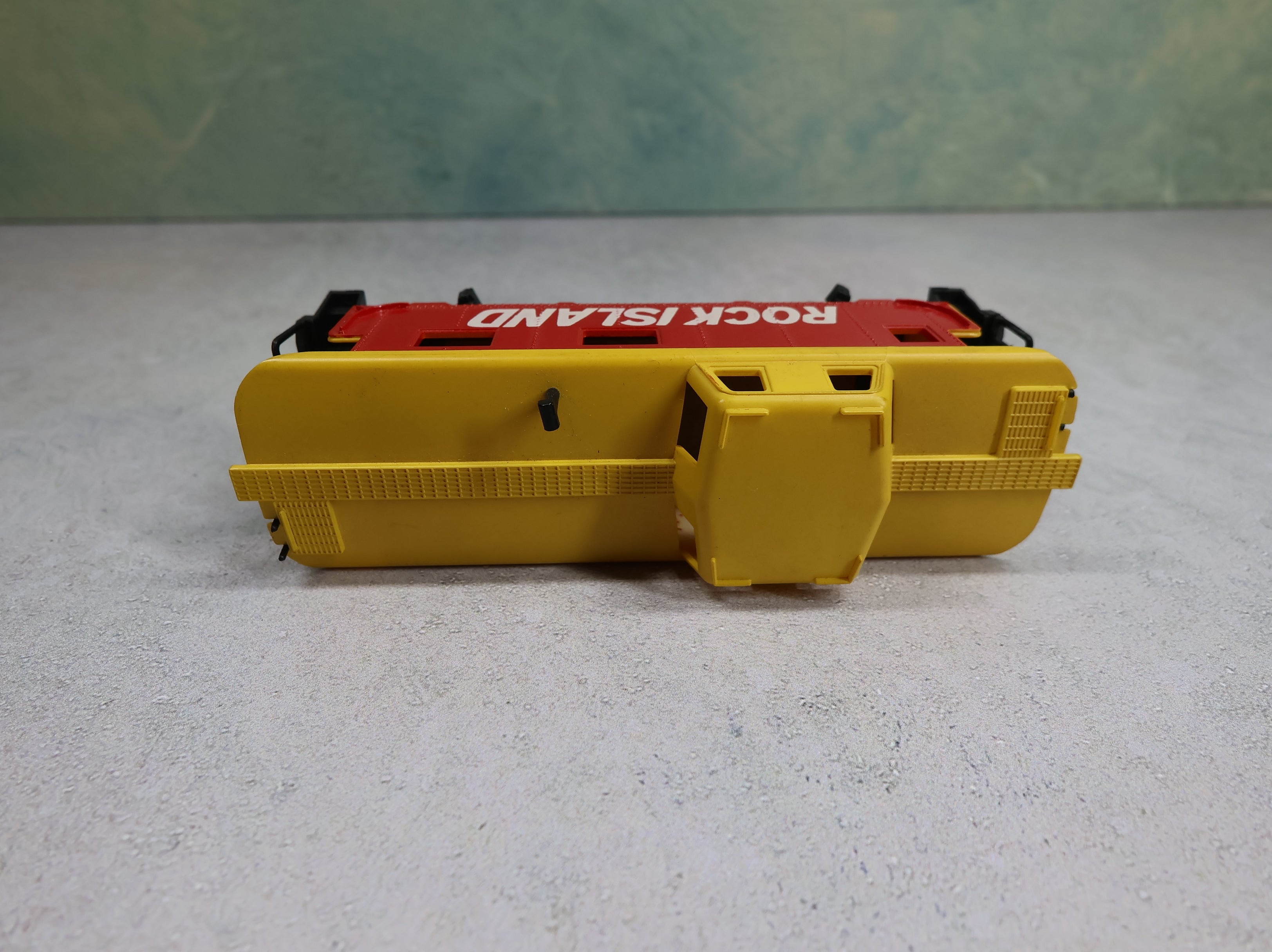 USED Tyco HO Scale Caboose Rock Island