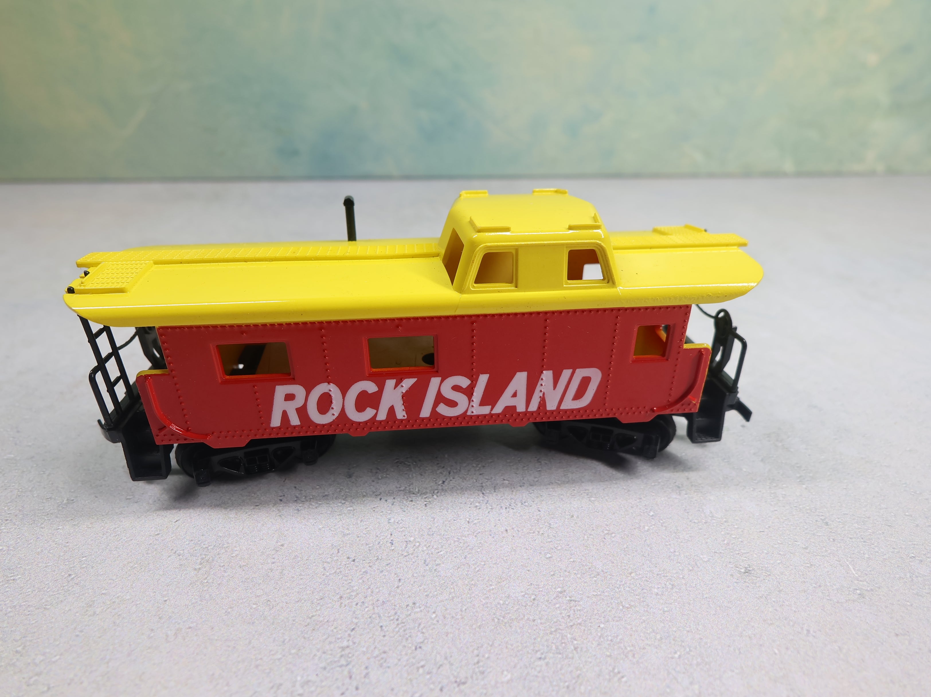 USED Tyco HO Scale Caboose Rock Island