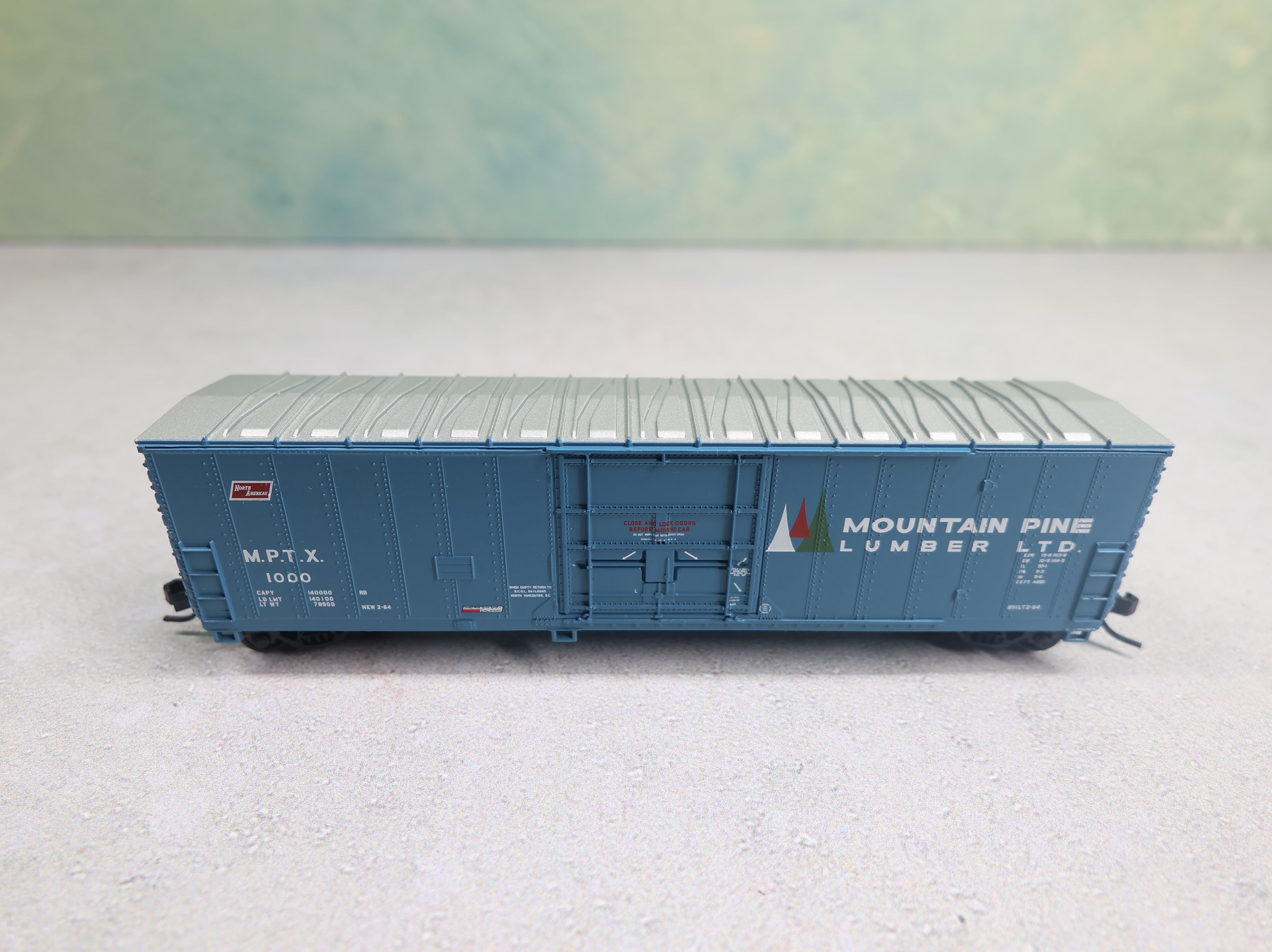 USED Atlas N Scale 50' Box Car Mountain Pine Lumber Co MPTX #1000