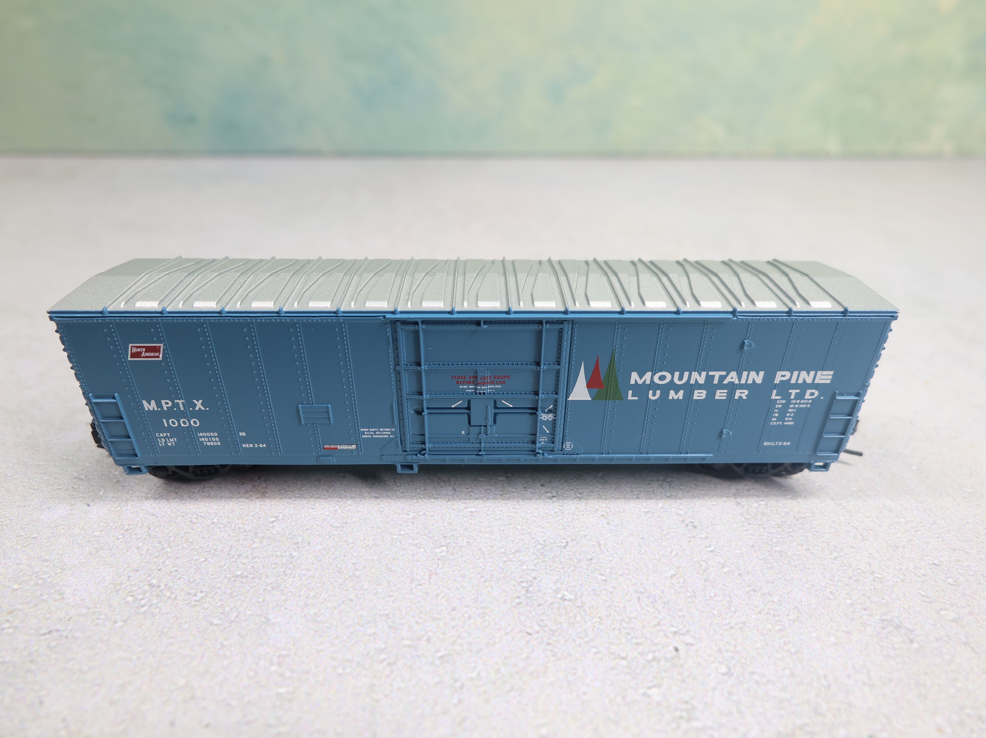 USED Atlas N Scale 50' Box Car Mountain Pine Lumber Co MPTX #1000