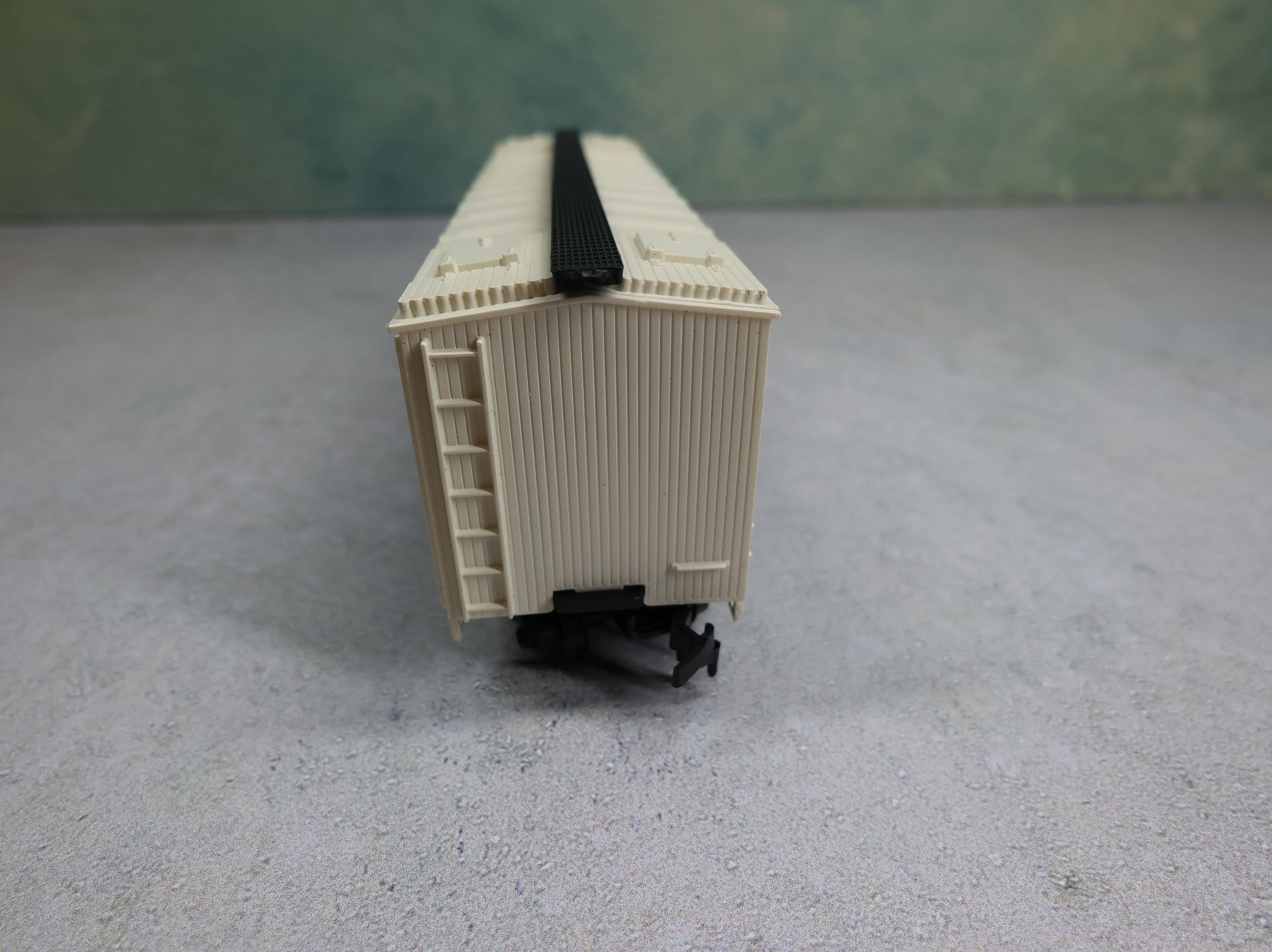 USED Mehano HO Scale 39' Wooden Reefer Box Car Rath Packing Black Hawk Ham