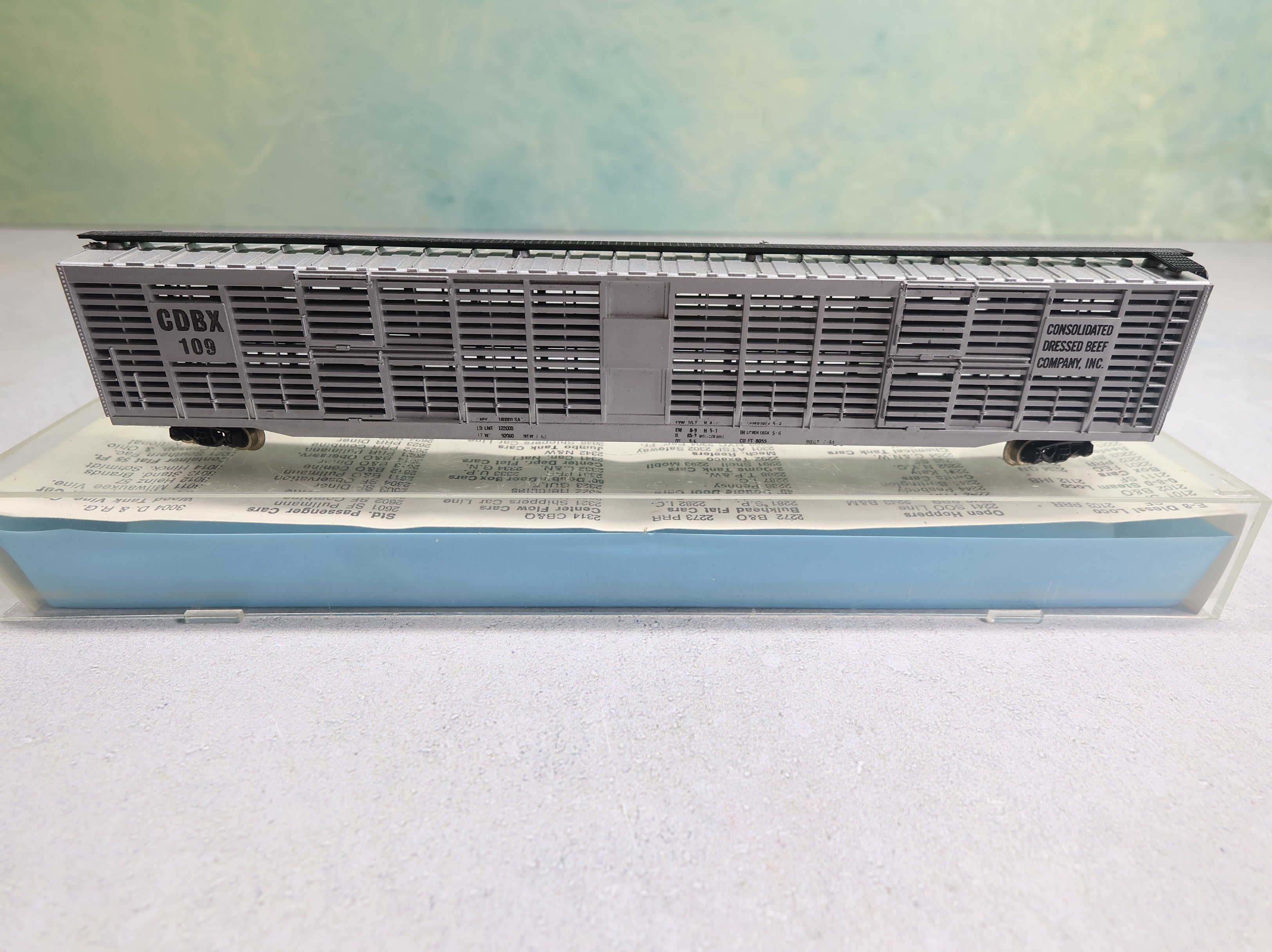 USED Atlas 3122 N Scale 85' Hi-Cube Cattle Stock Car CDBX #109 Consolidated Dressed Beef Co.