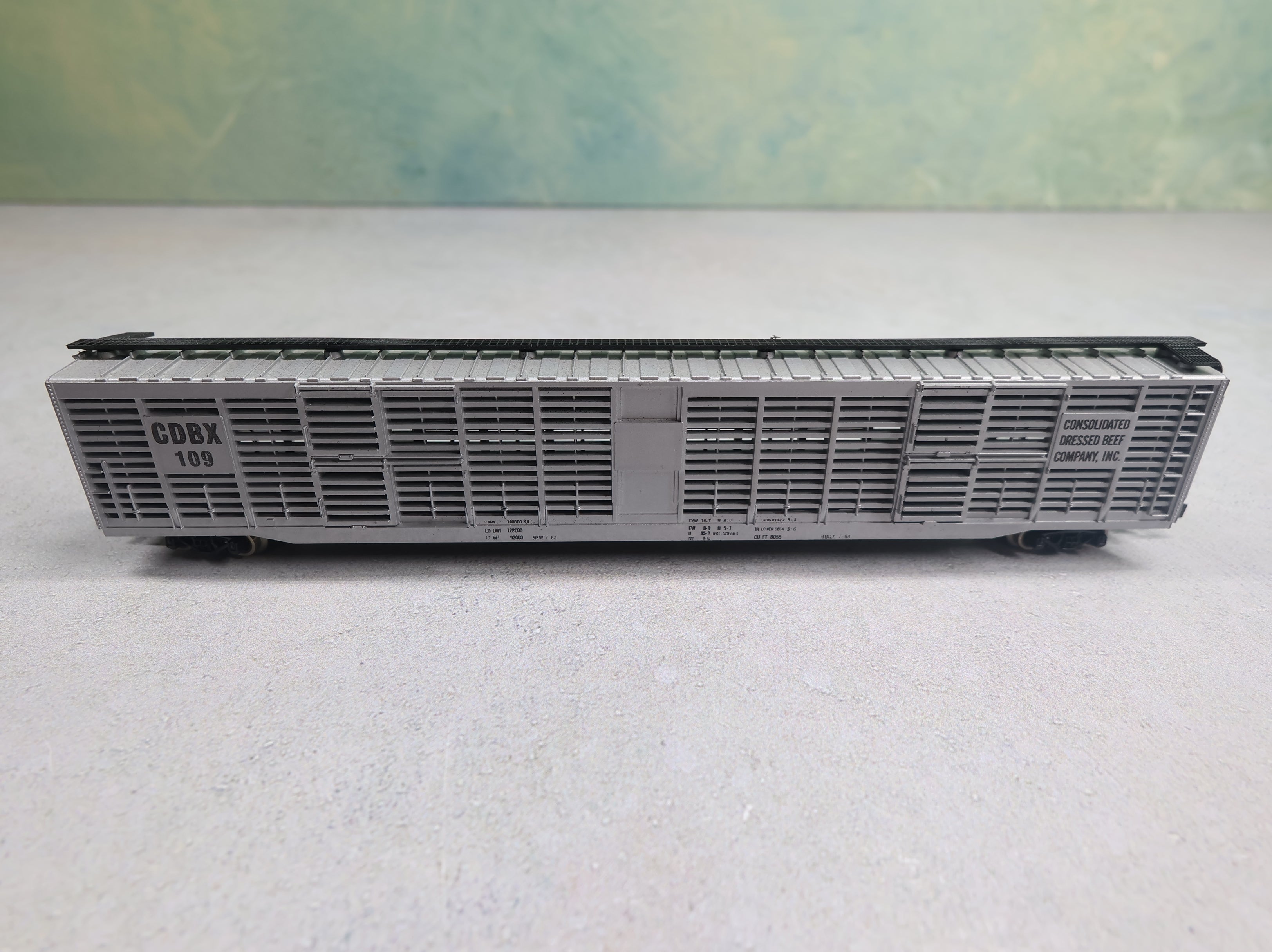 USED Atlas 3122 N Scale 85' Hi-Cube Cattle Stock Car CDBX #109 Consolidated Dressed Beef Co.