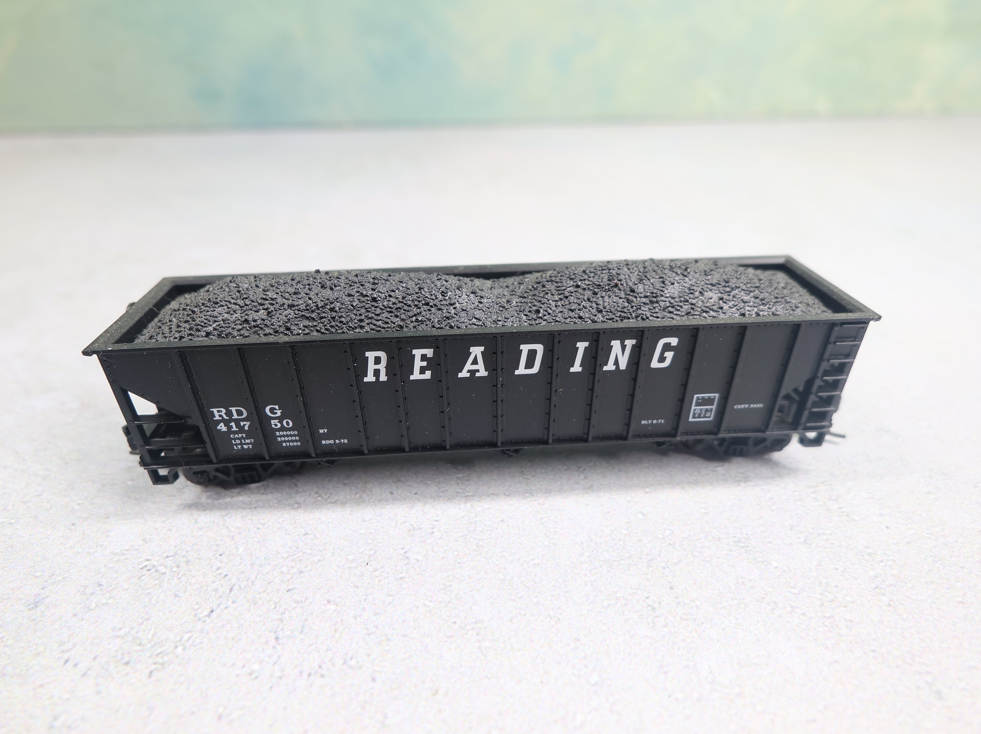 USED Atlas N Scale 100 Ton 3 Bay Hopper Reading RDG #41750 w/ Coal, Knuckle Couplers