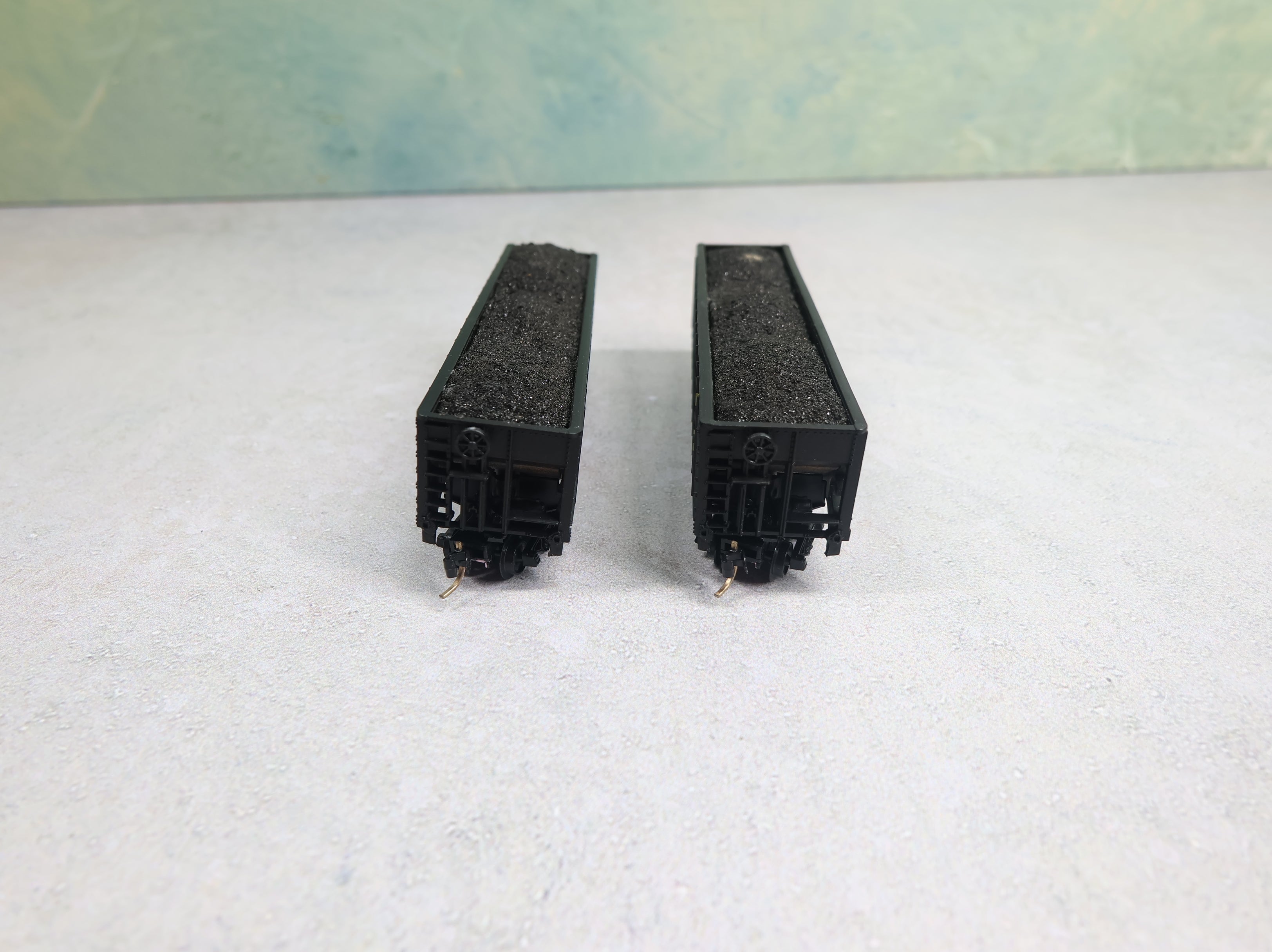 USED Life-Like N Scale 100 Ton 3 Bay Hopper Chessie System B&O #189126 w/ Coal, Knuckle Couplers (2 pcs)