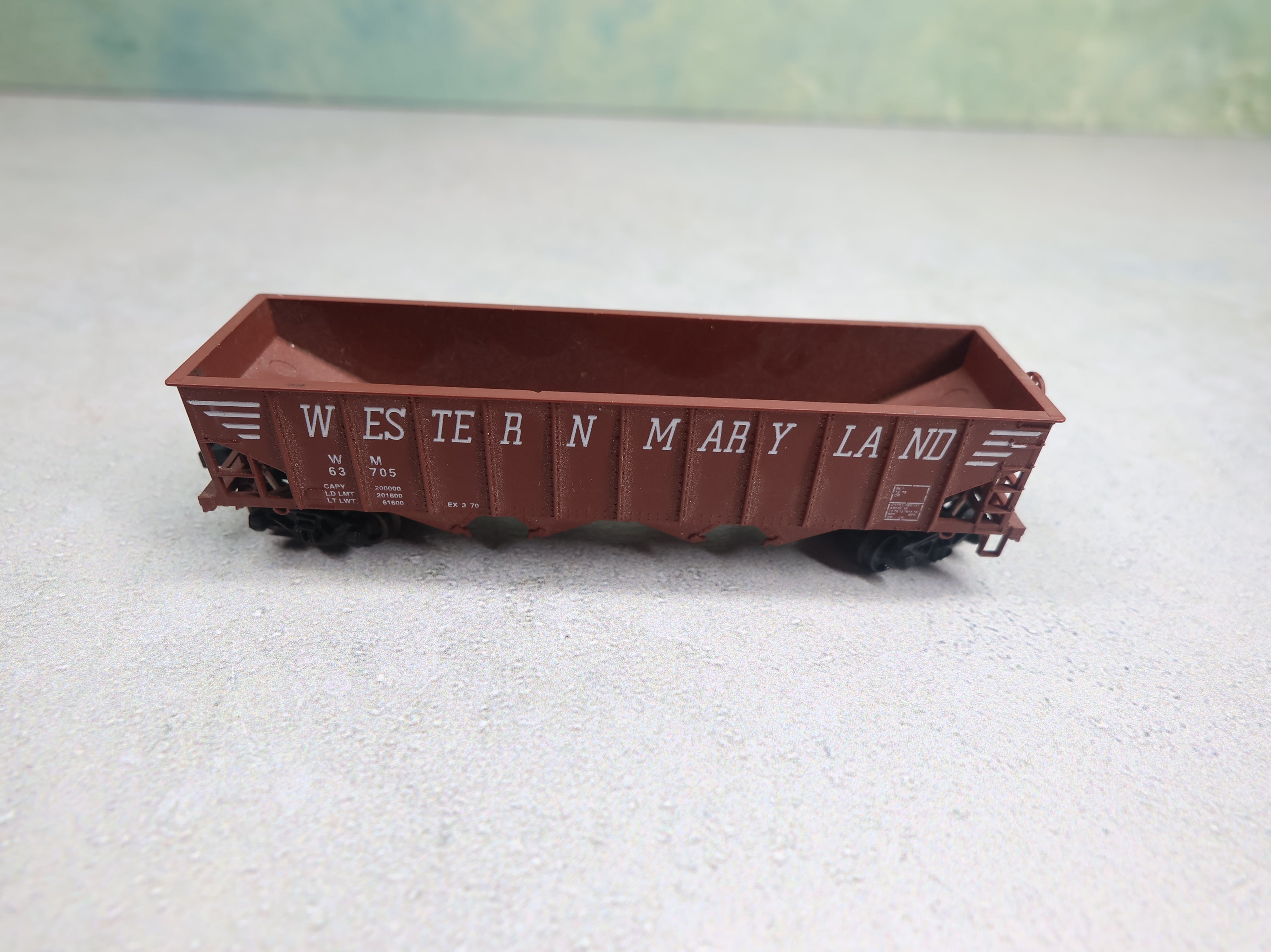 USED Bowser N Scale Quad Hopper Western Maryland WM #63705 Knuckle Couplers