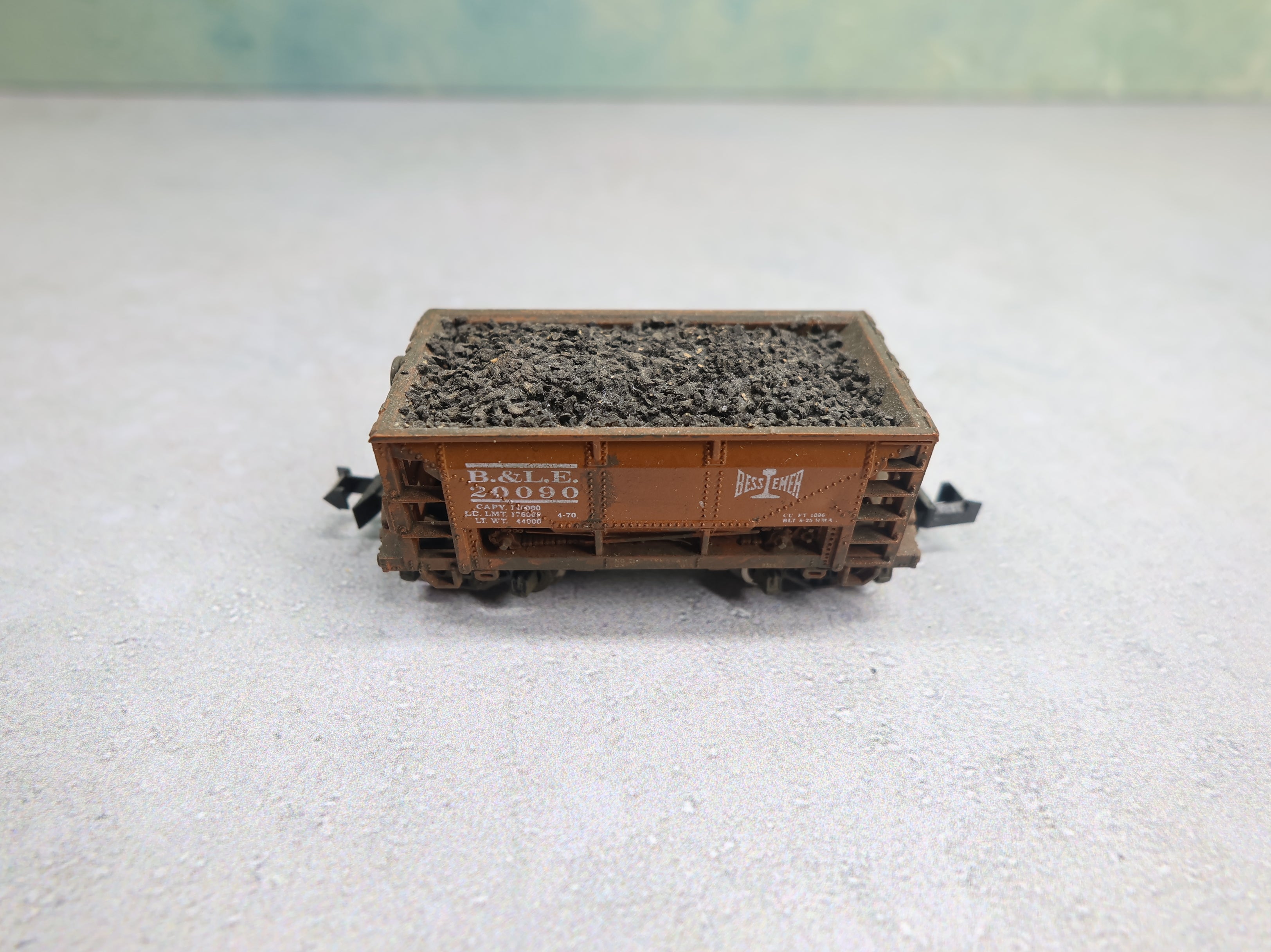 USED Atlas N Scale Ore Car Bessemer & Lake Erie B&LE #20090 Weathered w/ Custom Load
