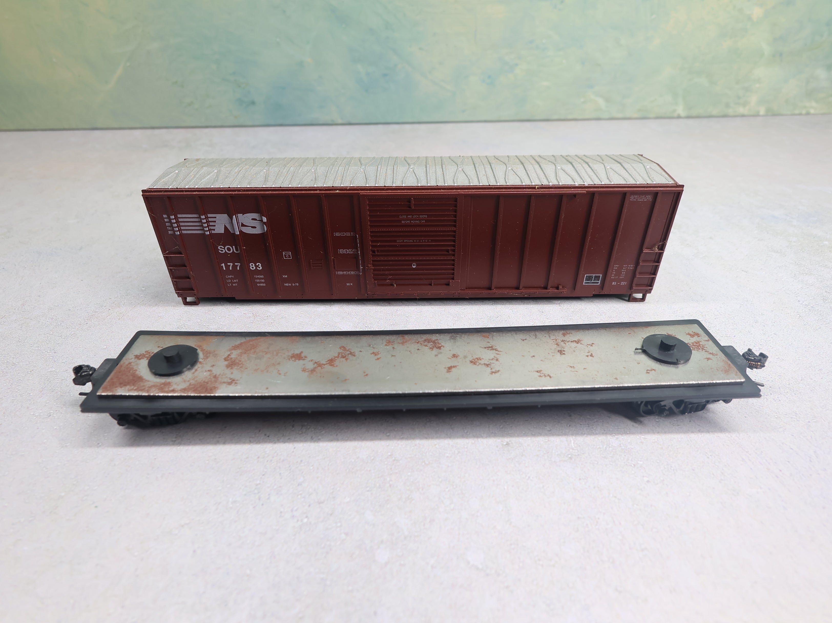 USED Roundhouse HO Scale 50' Box Car Norfolk Southern SOU #17783