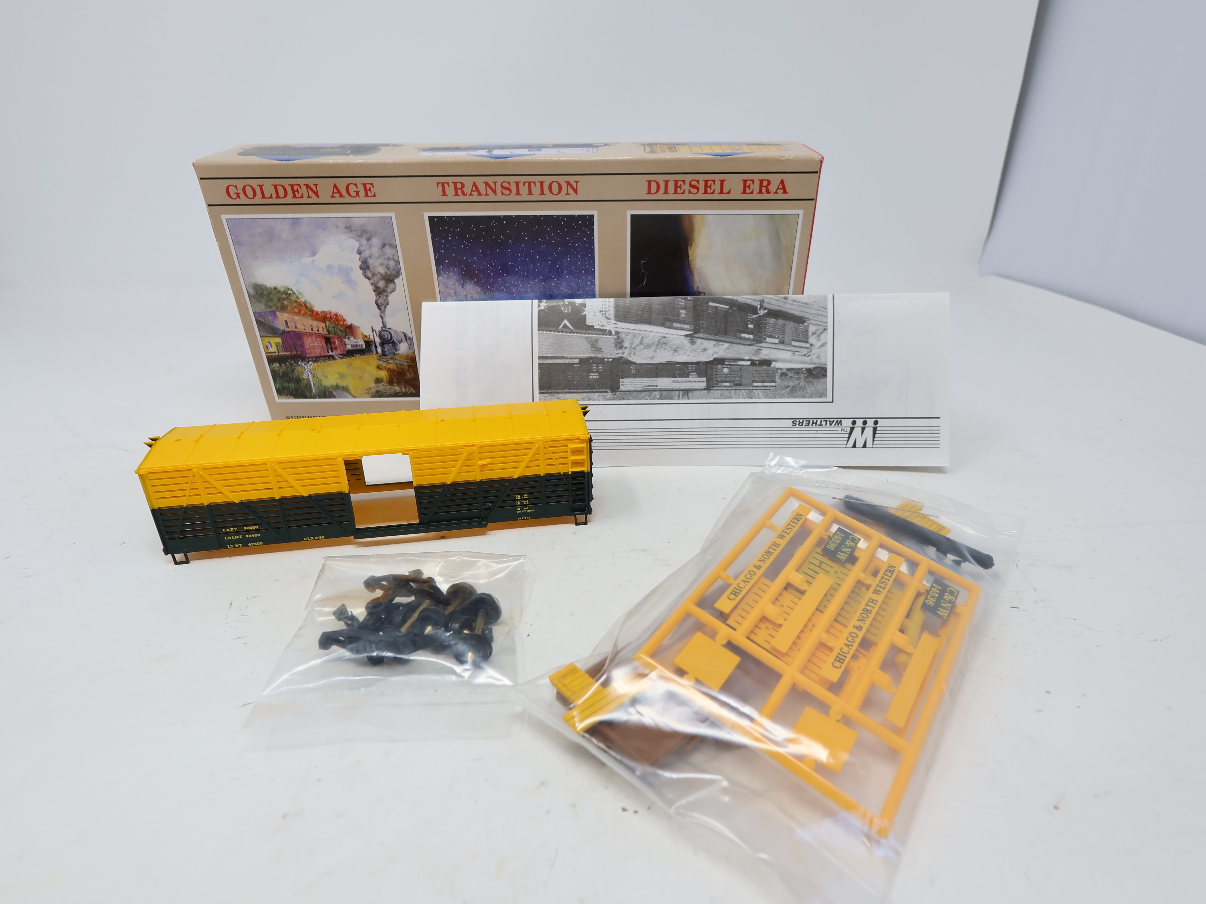 USED Walthers 932-3414 HO Scale, 40' Stock Car, Chicago & North Western CNW #14536 (KIT)