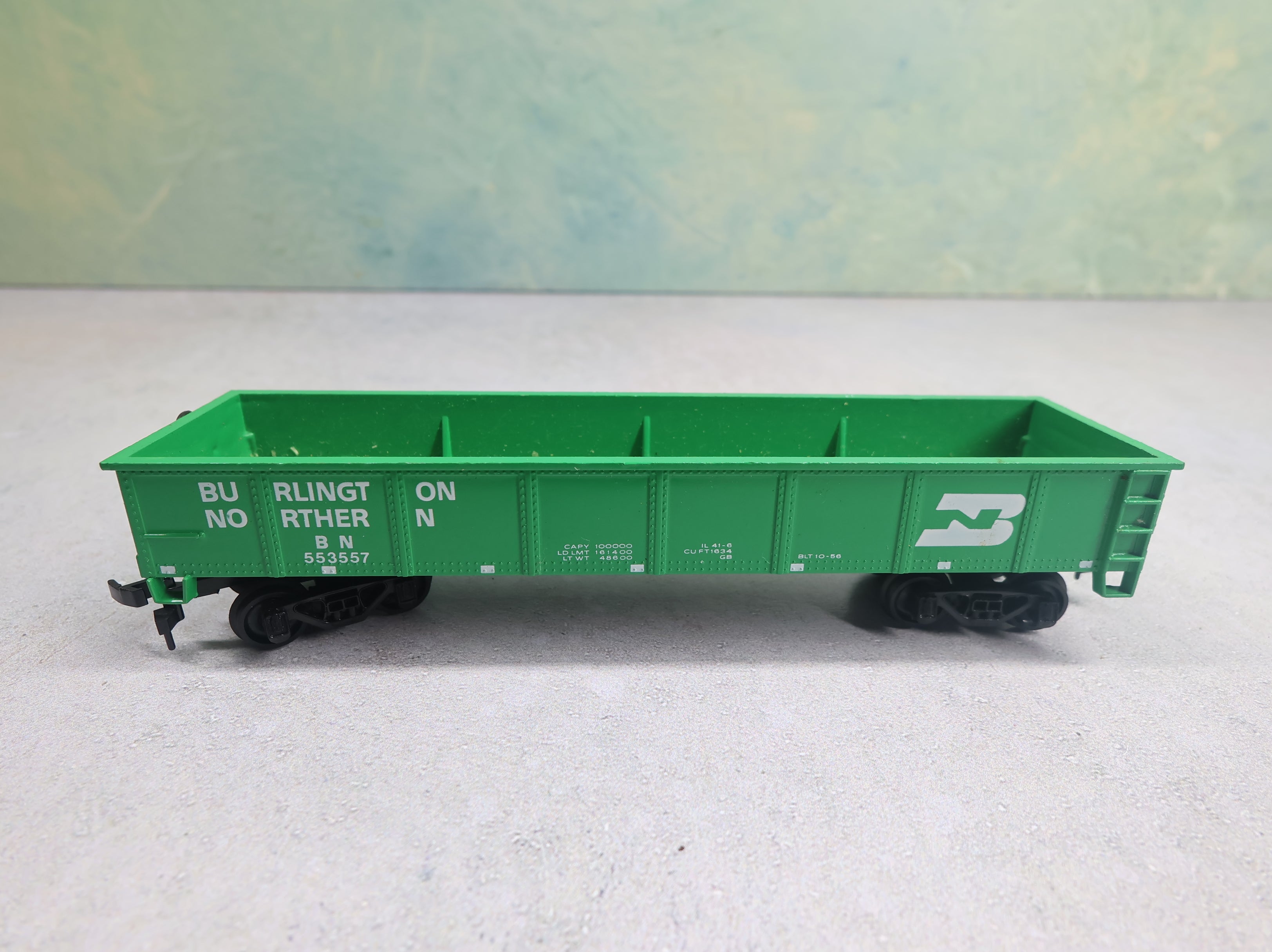 USED Bachmann HO Scale 40' Gondola Burlington Northern BN #553557