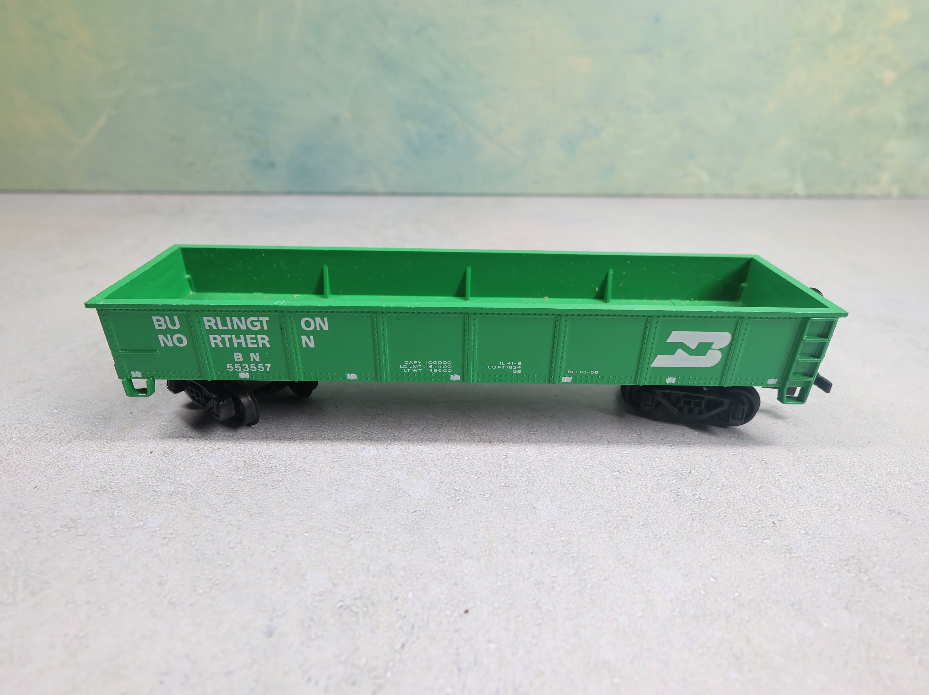 USED Bachmann HO Scale 40' Gondola Burlington Northern BN #553557