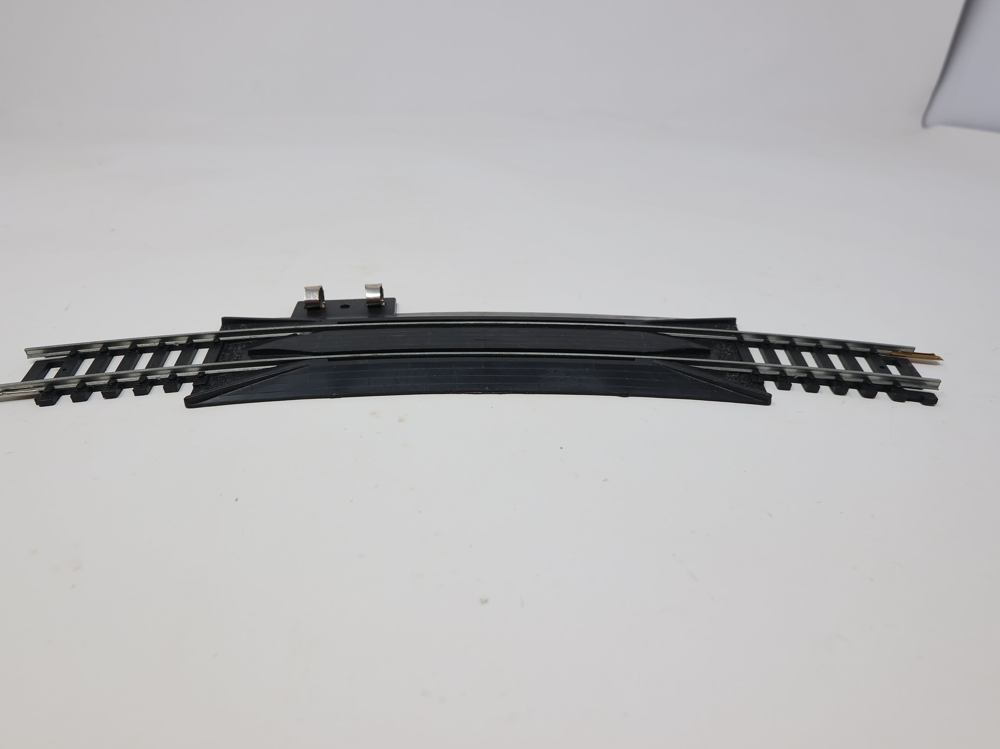 USED Life-Like HO Scale 18" Raidus Curve Steel Rerailer, Code 100