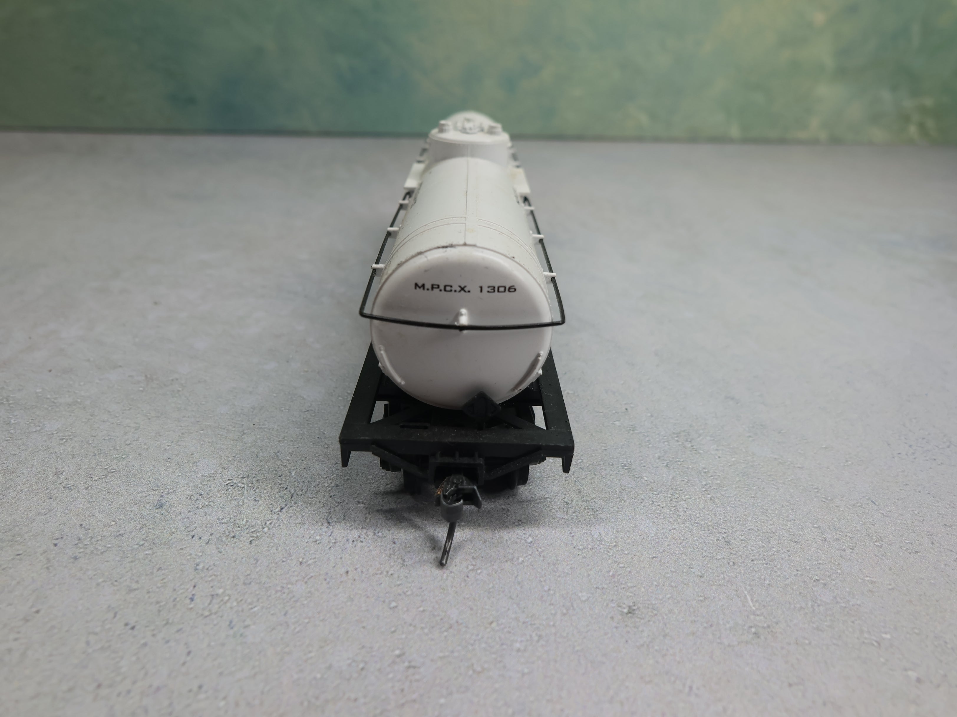 USED Athearn HO Scale Single Dome Tank Car Magnolia MPCX #1306
