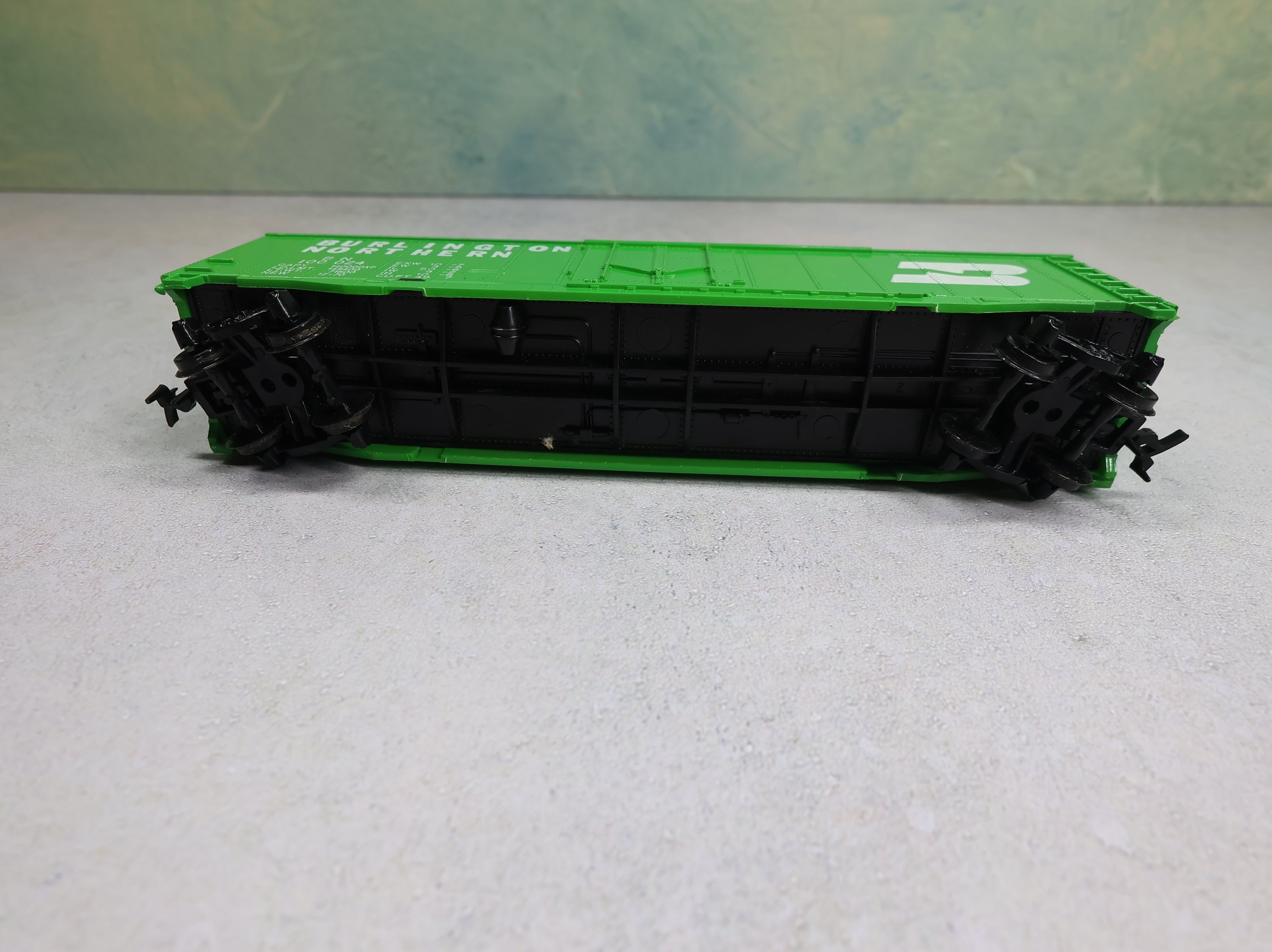 USED Tyco HO Scale 50' Steel Box Car Burlington Northern BN #100024
