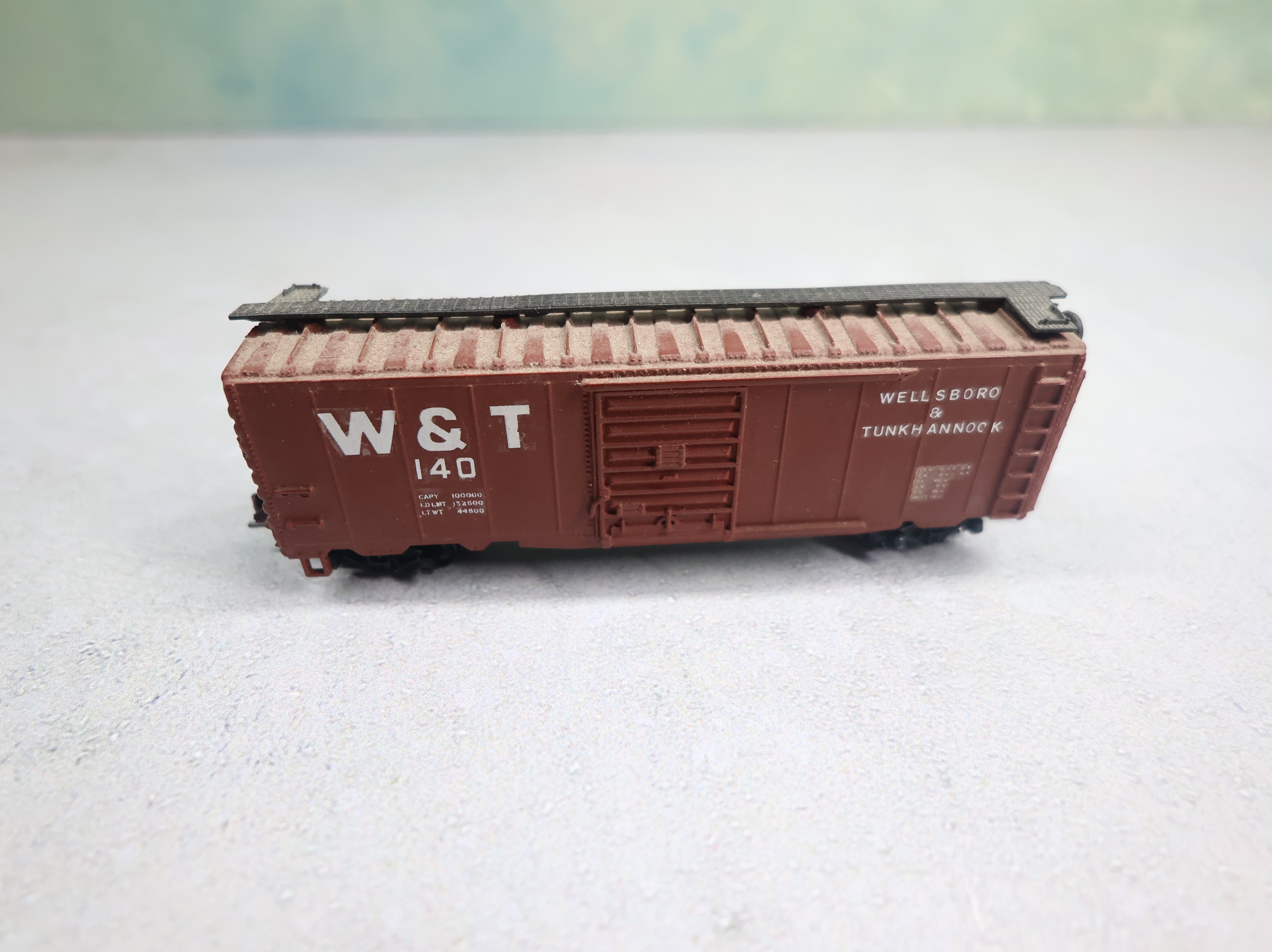 USED TRIX N Scale 40' Box Car Wellsboro & Tunkhannock W&T #140 Custom, Knuckle Couplers