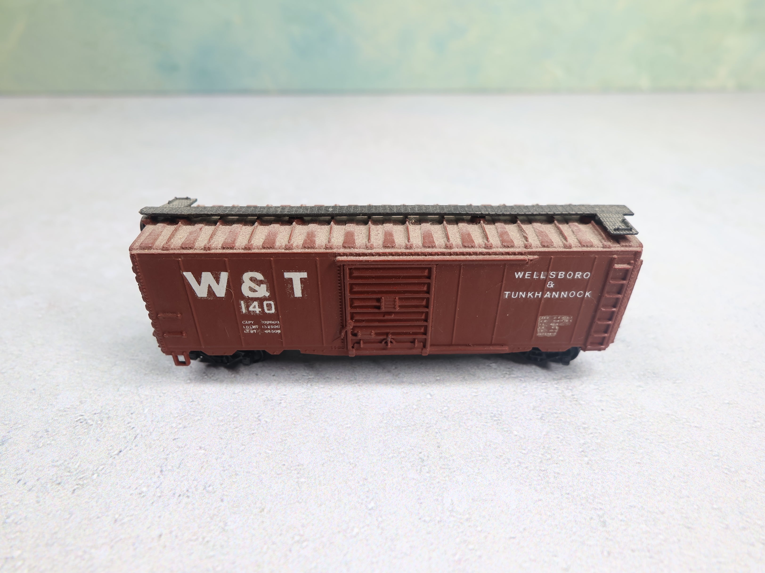 USED TRIX N Scale 40' Box Car Wellsboro & Tunkhannock W&T #140 Custom, Knuckle Couplers