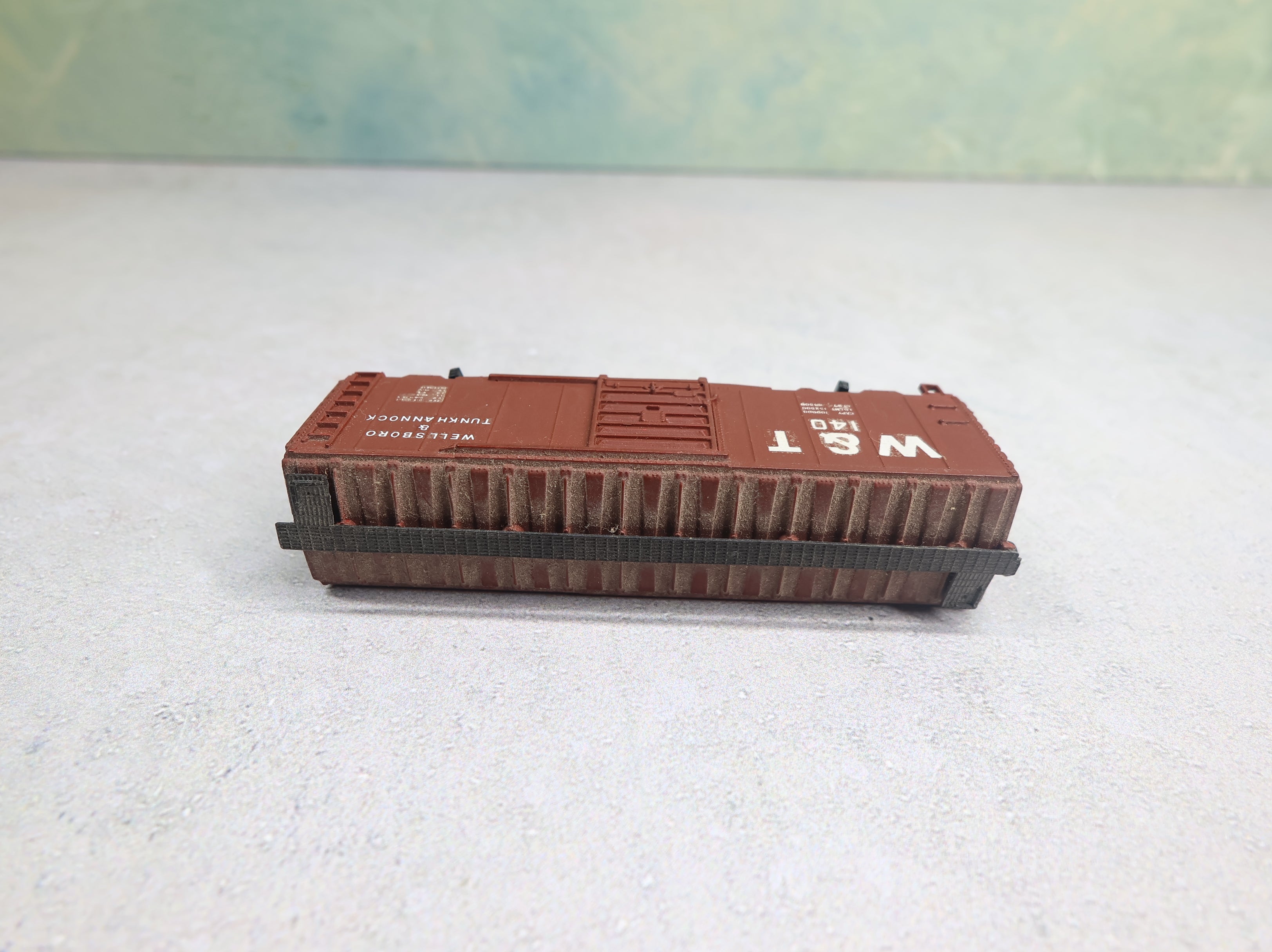 USED TRIX N Scale 40' Box Car Wellsboro & Tunkhannock W&T #140 Custom, Knuckle Couplers