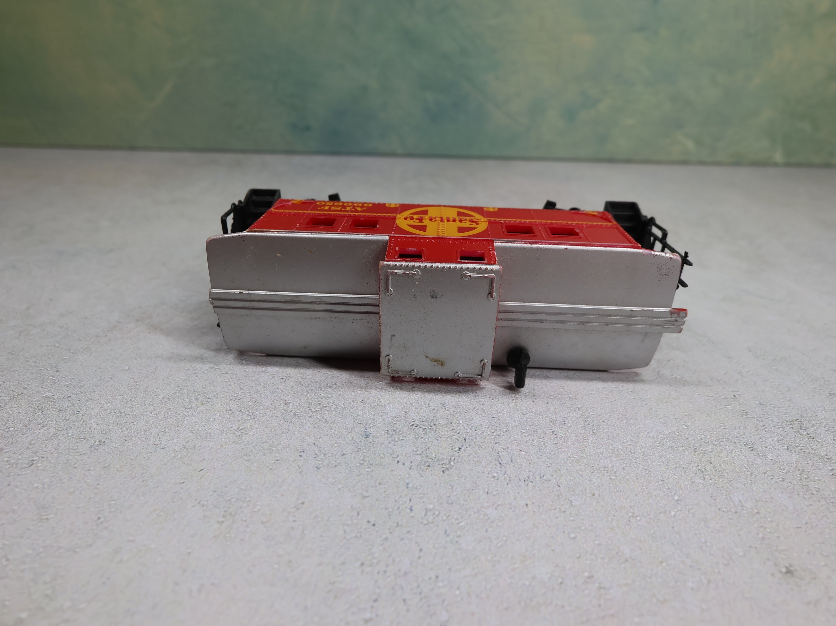 USED Life-Like HO Scale Caboose Santa Fe ATSF #999850