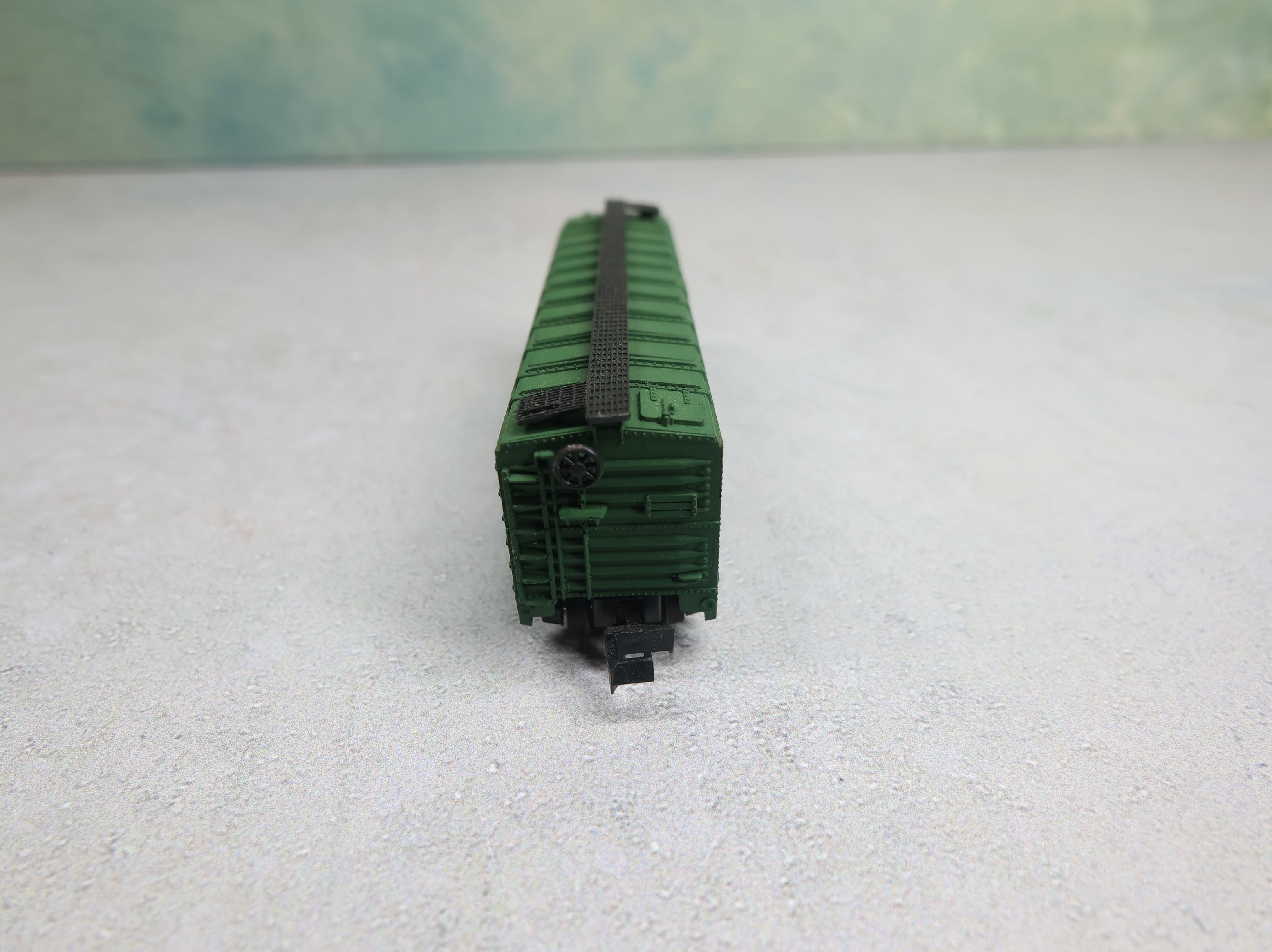 USED TRIX N Scale 40' Box Car Burlington Refrigerator Express BREX #67170