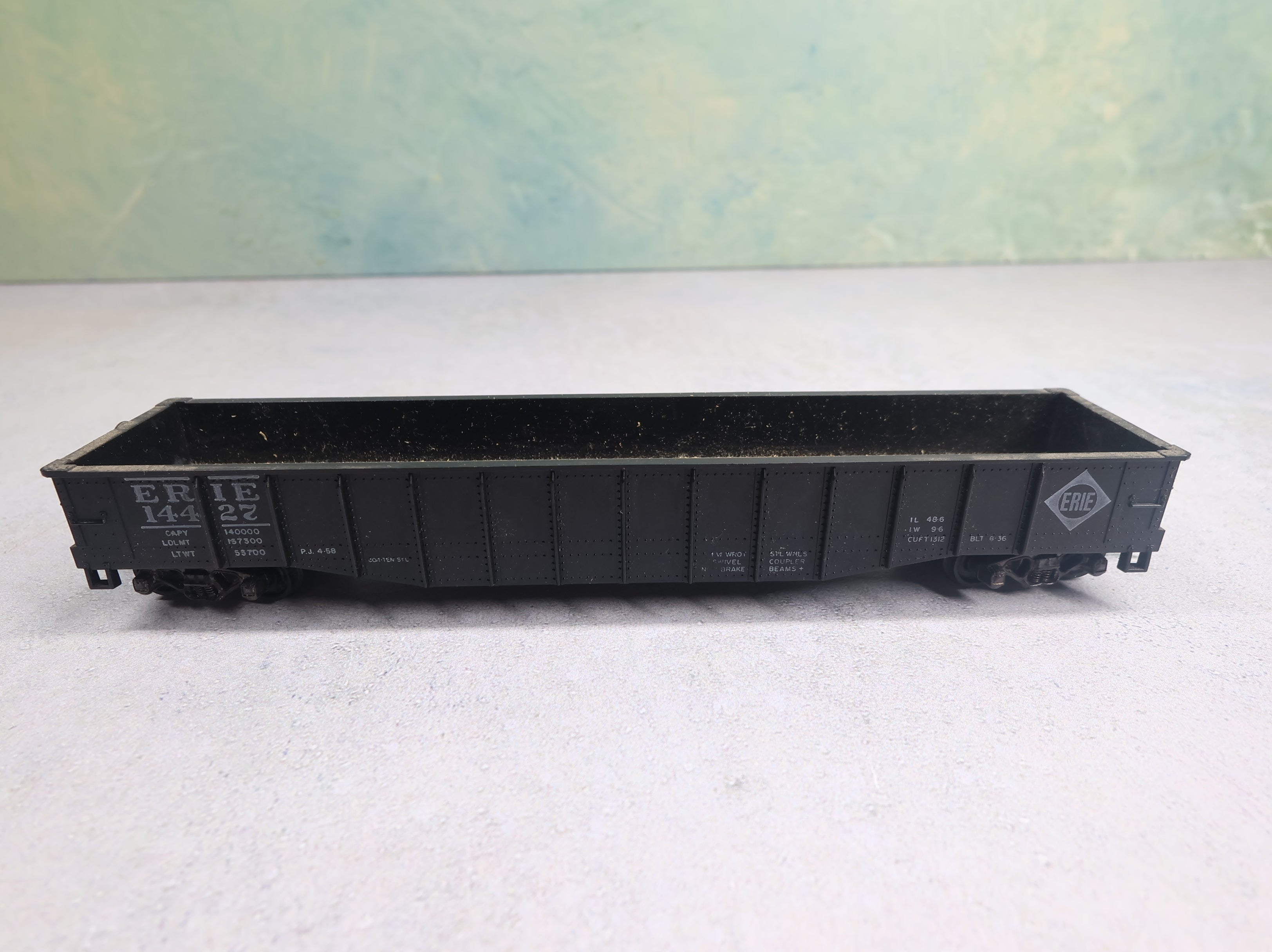 USED Athearn HO Scale 50' Gondola Erie #14427