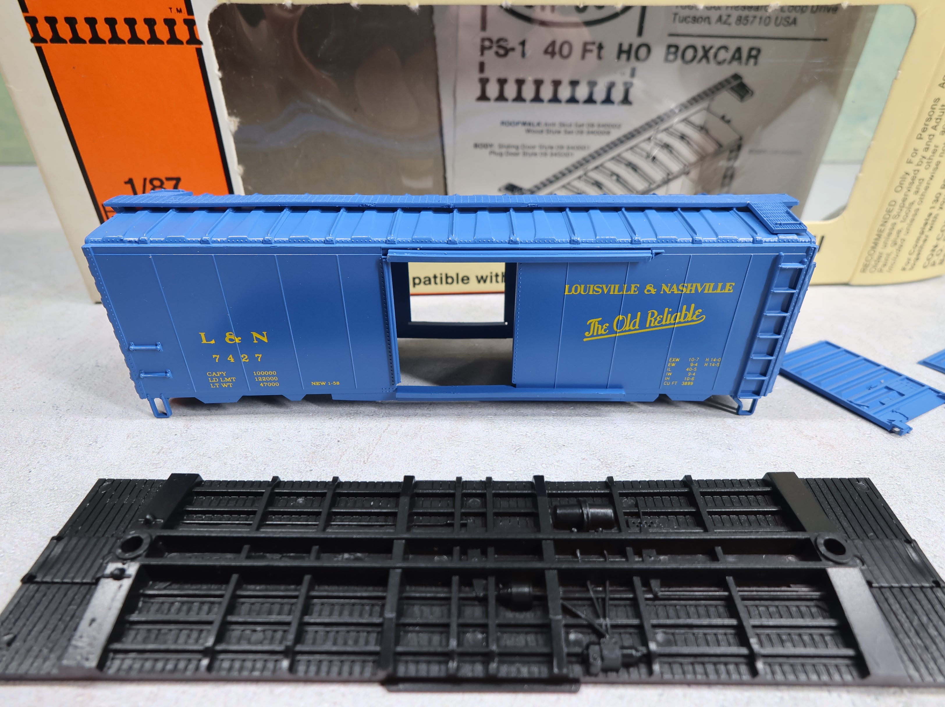 USED Con-Cor #1-009415 HO Scale 40' PS-1 Box Car Louisville & Nashville L&N #7427 KIT