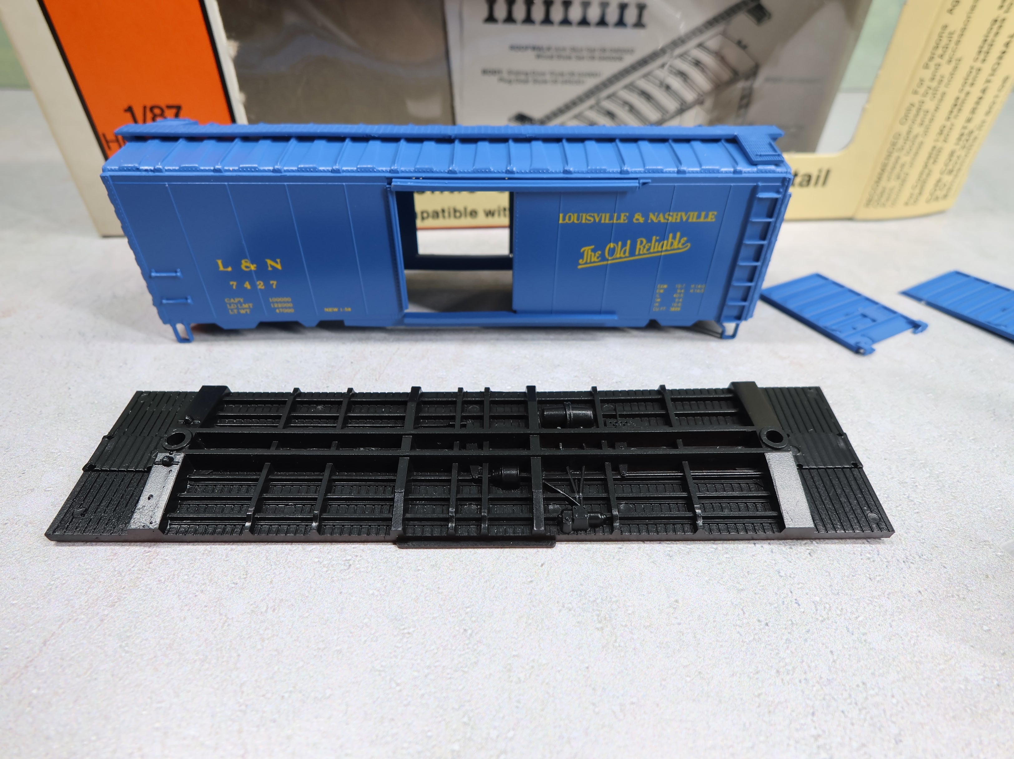 USED Con-Cor #1-009415 HO Scale 40' PS-1 Box Car Louisville & Nashville L&N #7427 KIT