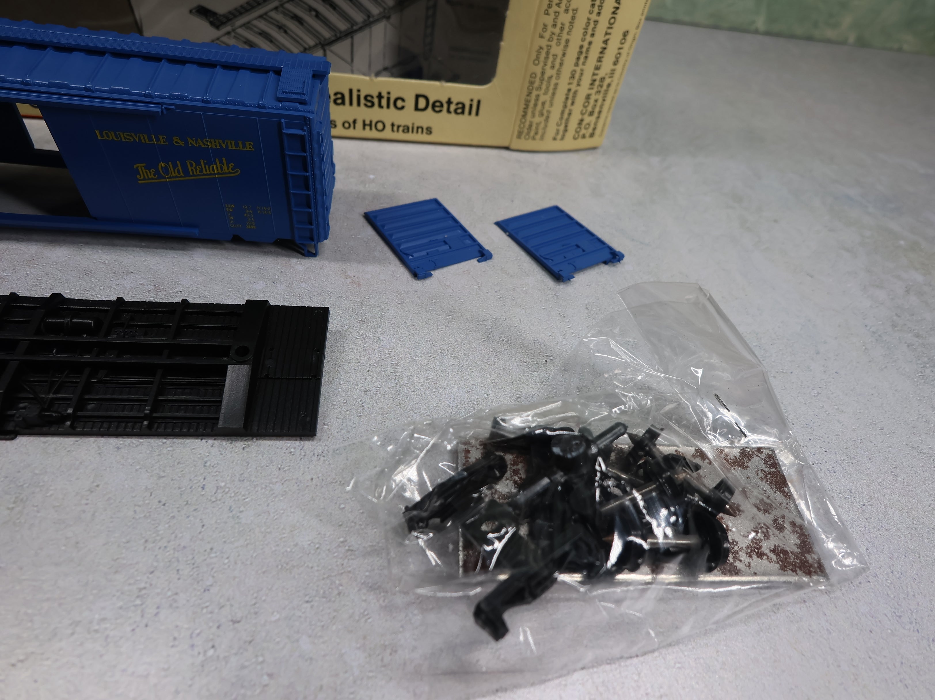 USED Con-Cor #1-009415 HO Scale 40' PS-1 Box Car Louisville & Nashville L&N #7427 KIT