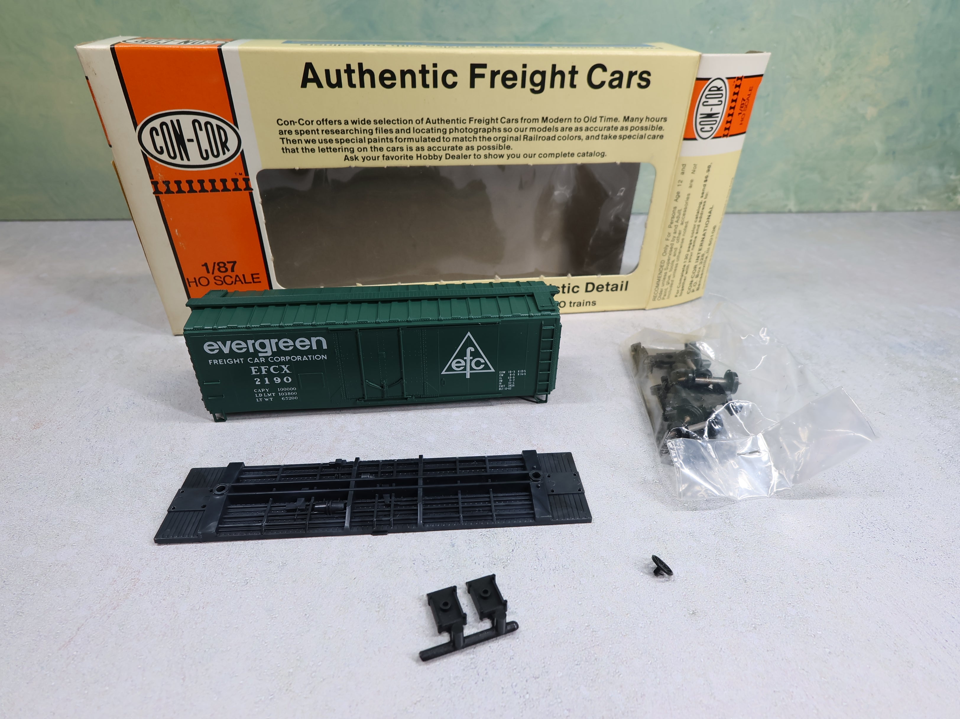 USED Con-Cor #1-009455 HO Scale 40' PS-1 Plug Door Box Car Evergreen Freight Car EFCX #2190 KIT