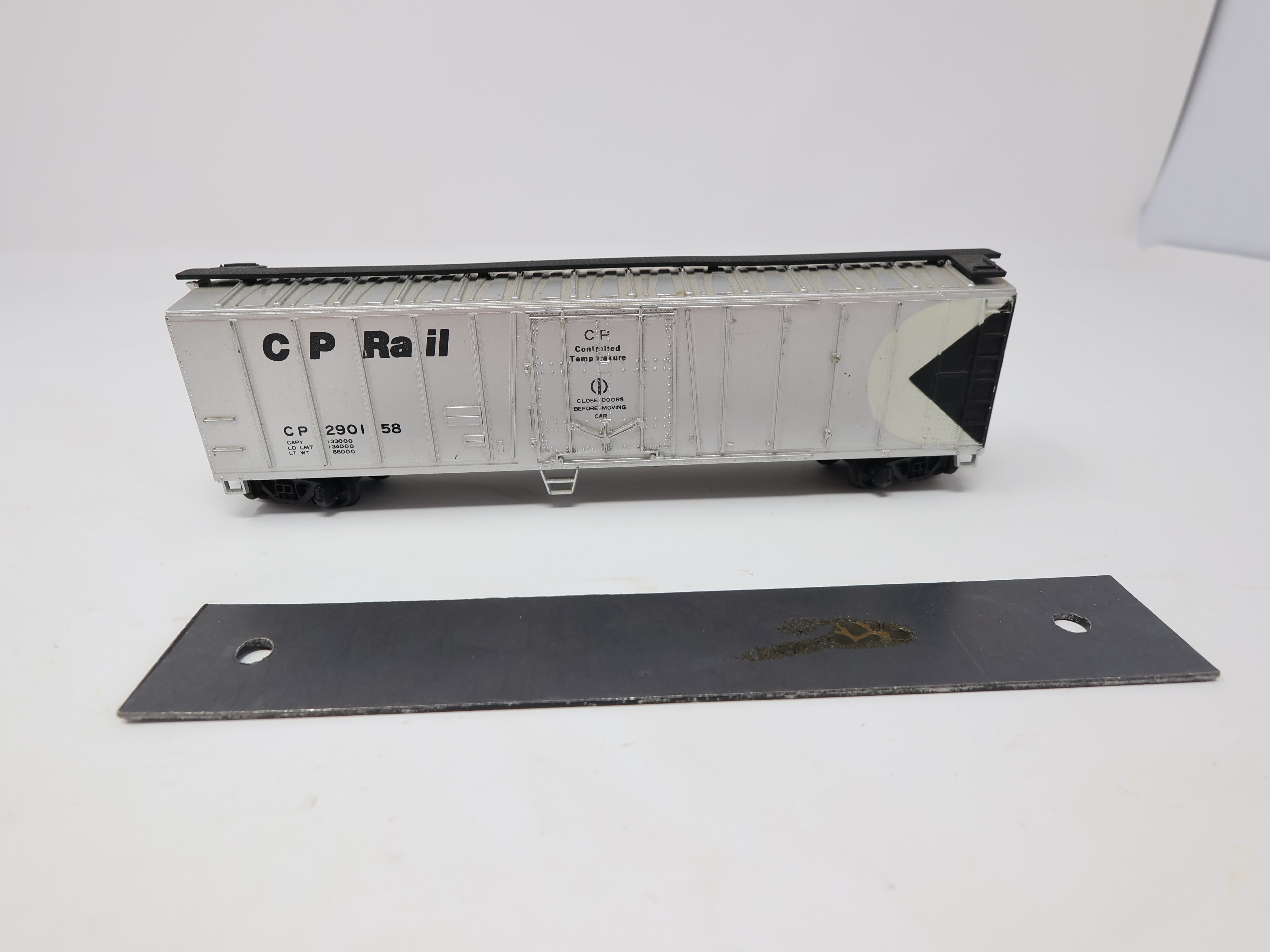 USED HO Scale, 50' Box Car, Canadian Pacific CP #290158