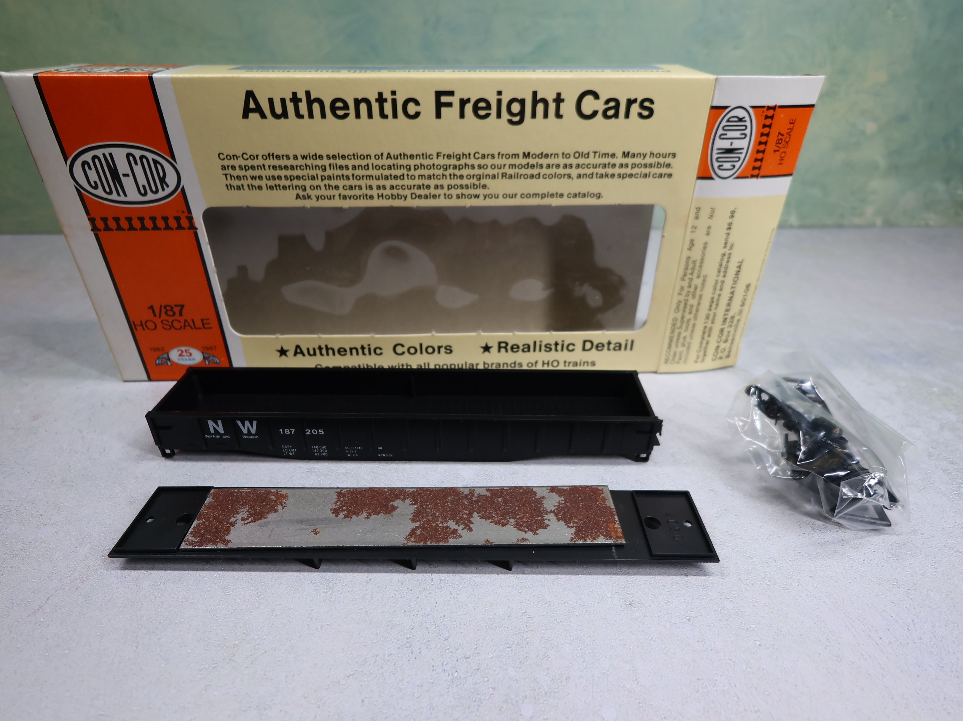 USED Con-Cor #1-009017 HO Scale 54' Mill Gondola Norfolk & Western N&W #187205 KIT