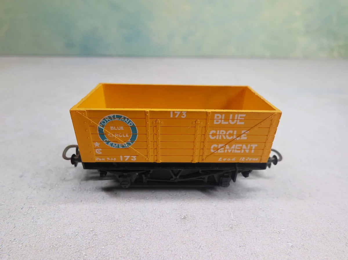 USED Liliput HO Scale Wooden Billboad Wagon Blue Circle Cement #173