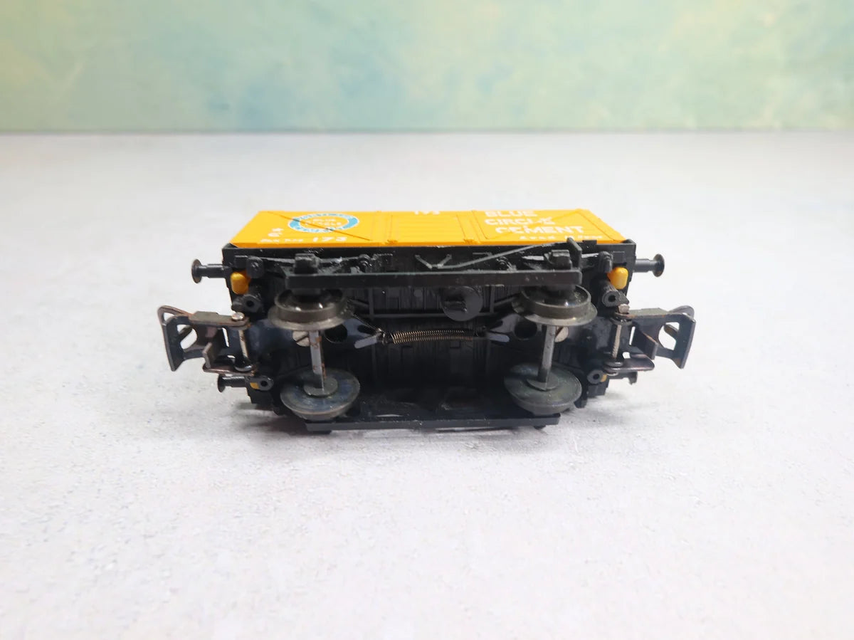 USED Liliput HO Scale Wooden Billboad Wagon Blue Circle Cement #173