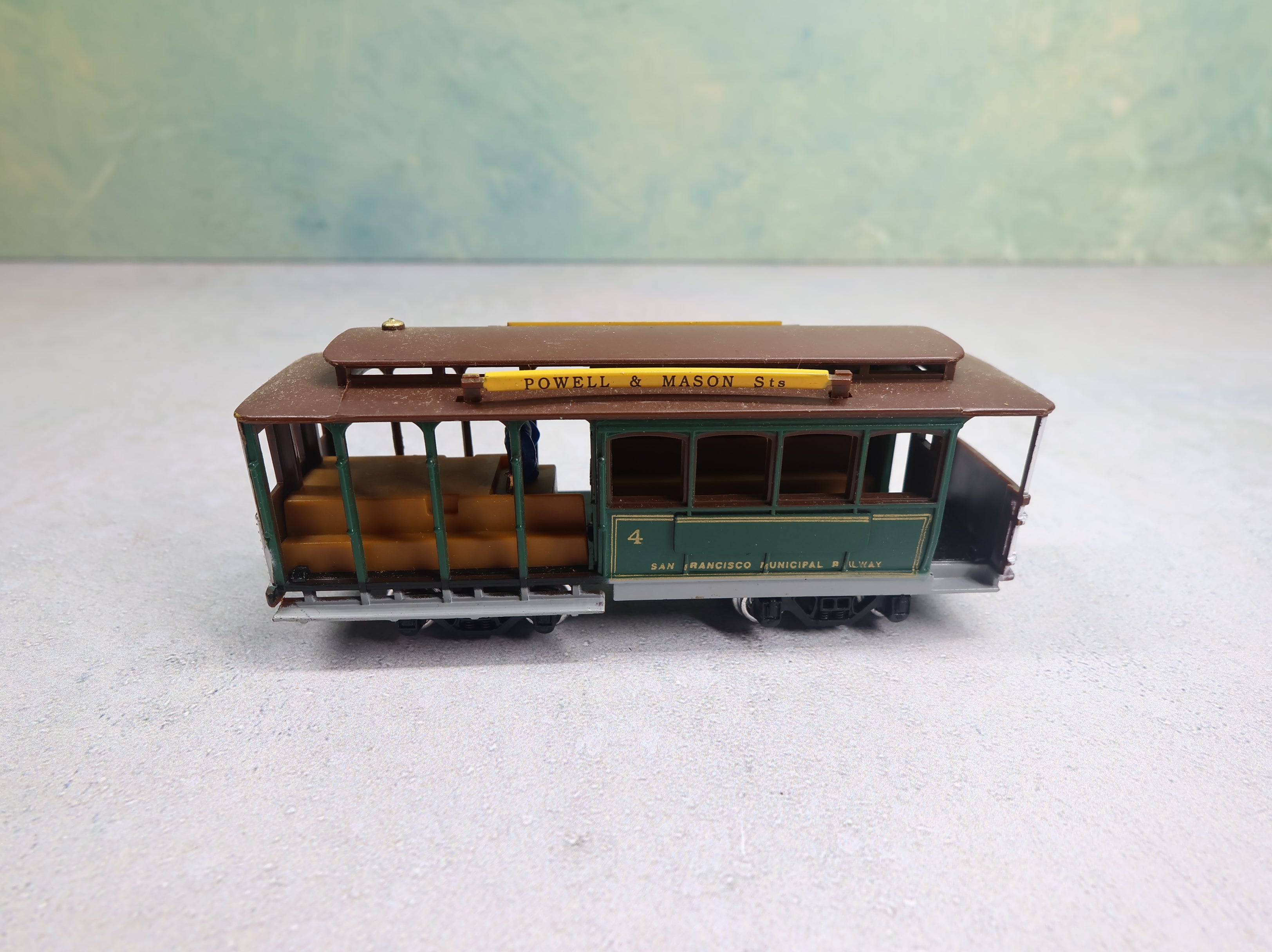 USED Bachmann HO Scale Cable Car San Francisco Municipal Powell & Mason Sts #4
