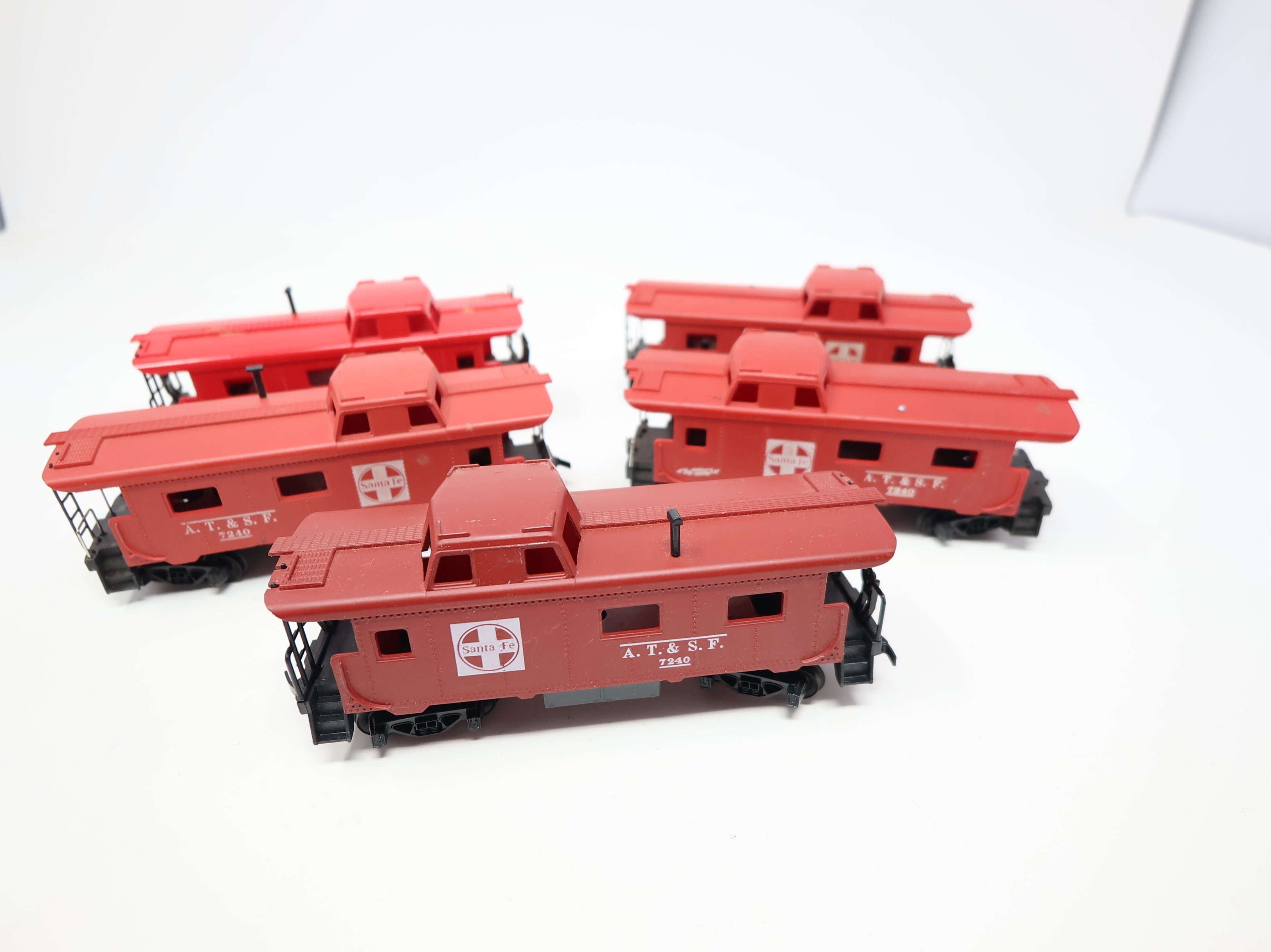 USED HO Scale Lot of Cabooses Santa Fe ATSF #7240 (5 pcs)