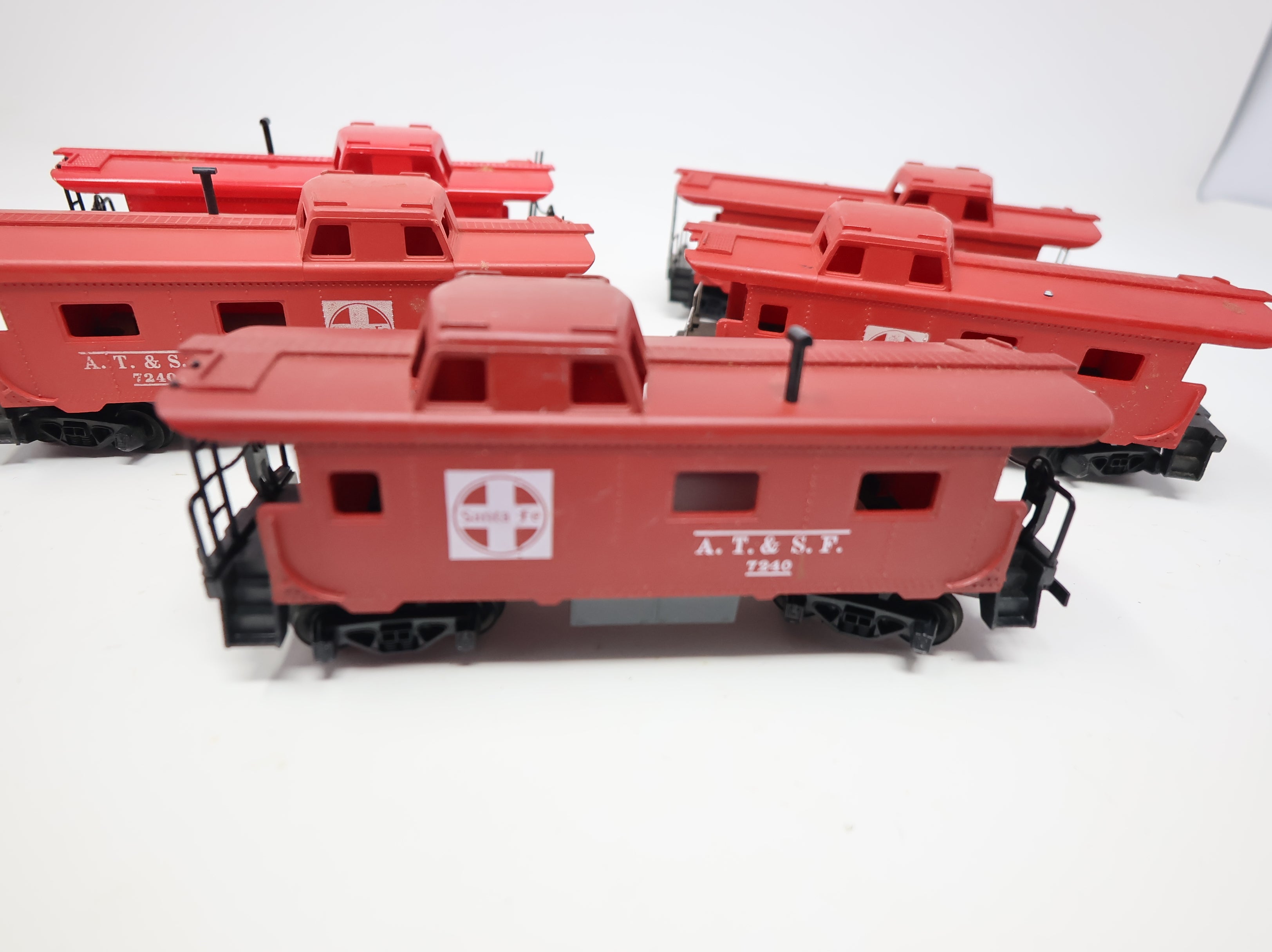 USED HO Scale Lot of Cabooses Santa Fe ATSF #7240 (5 pcs)