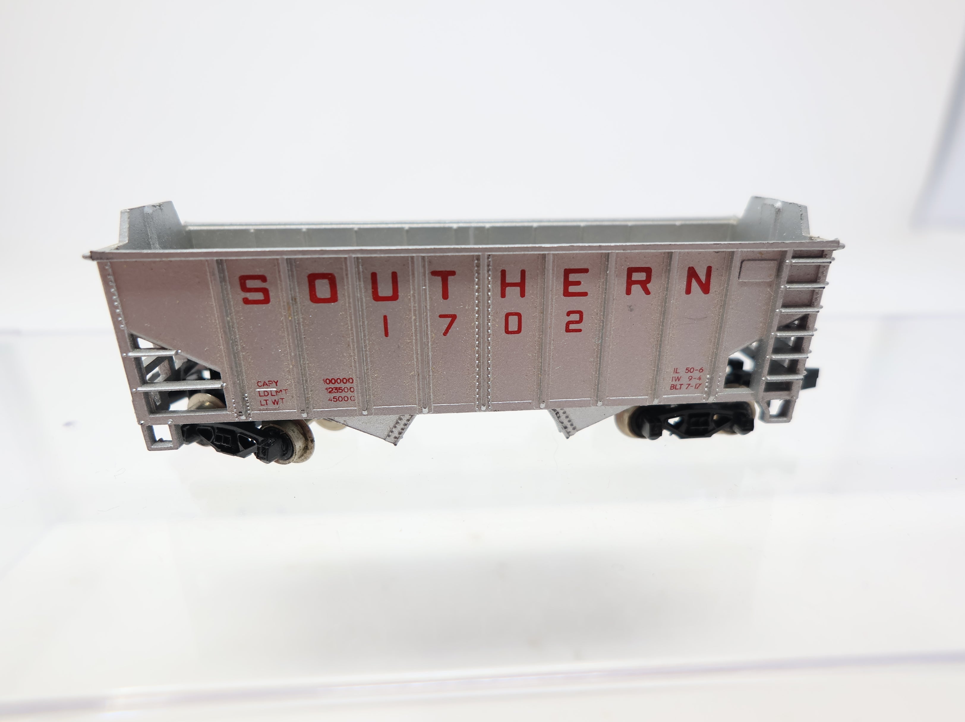 USED MRC N Scale 2 Bay Hopper Southern #1702