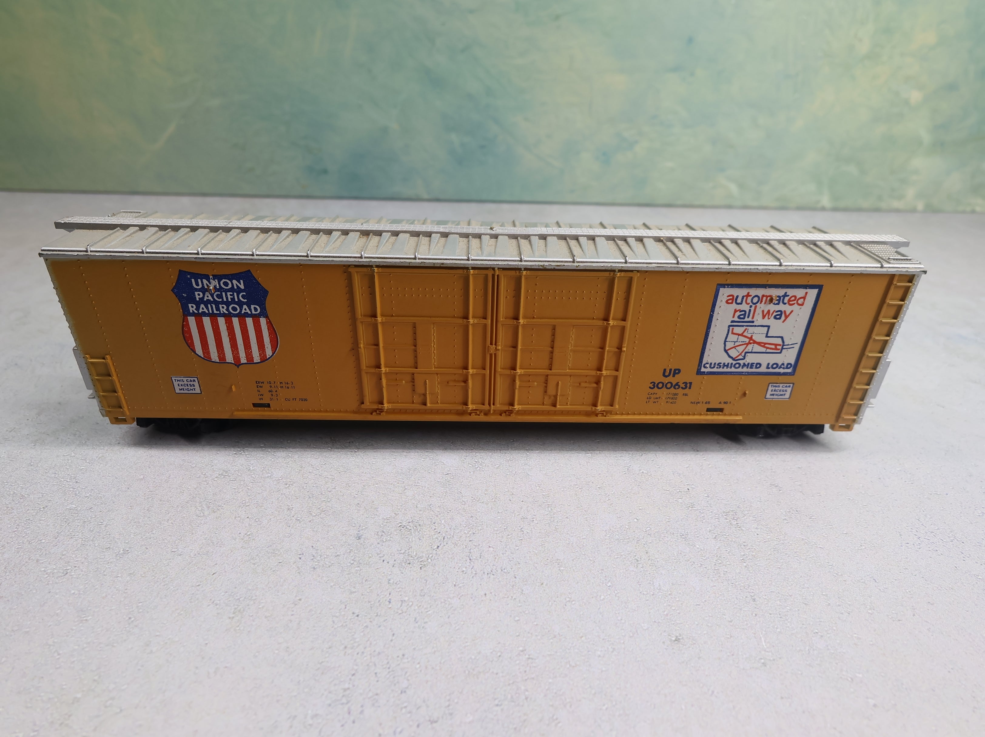 USED Tyco HO Scale 60' Box Car Union Pacific UP #300631