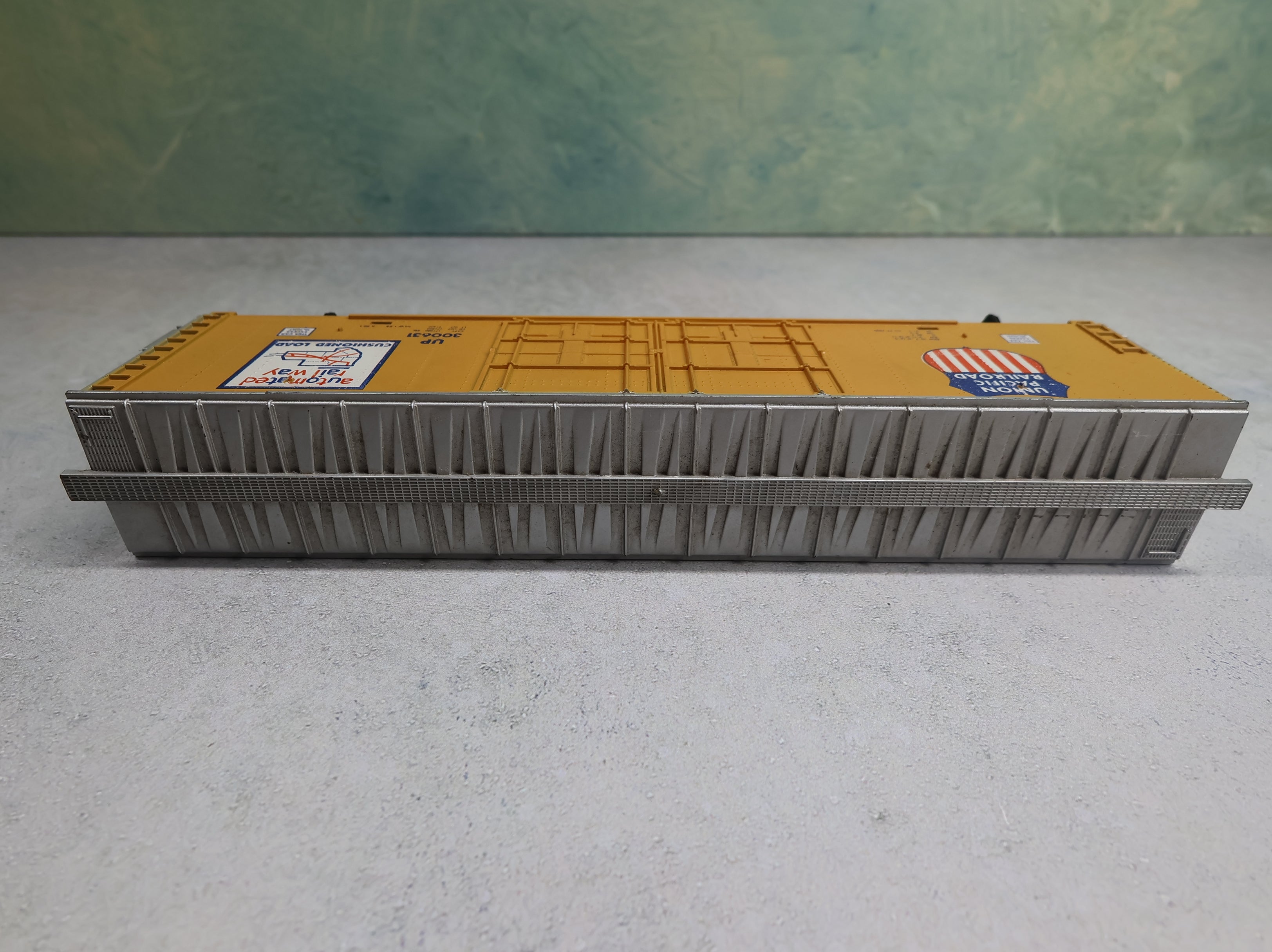 USED Tyco HO Scale 60' Box Car Union Pacific UP #300631