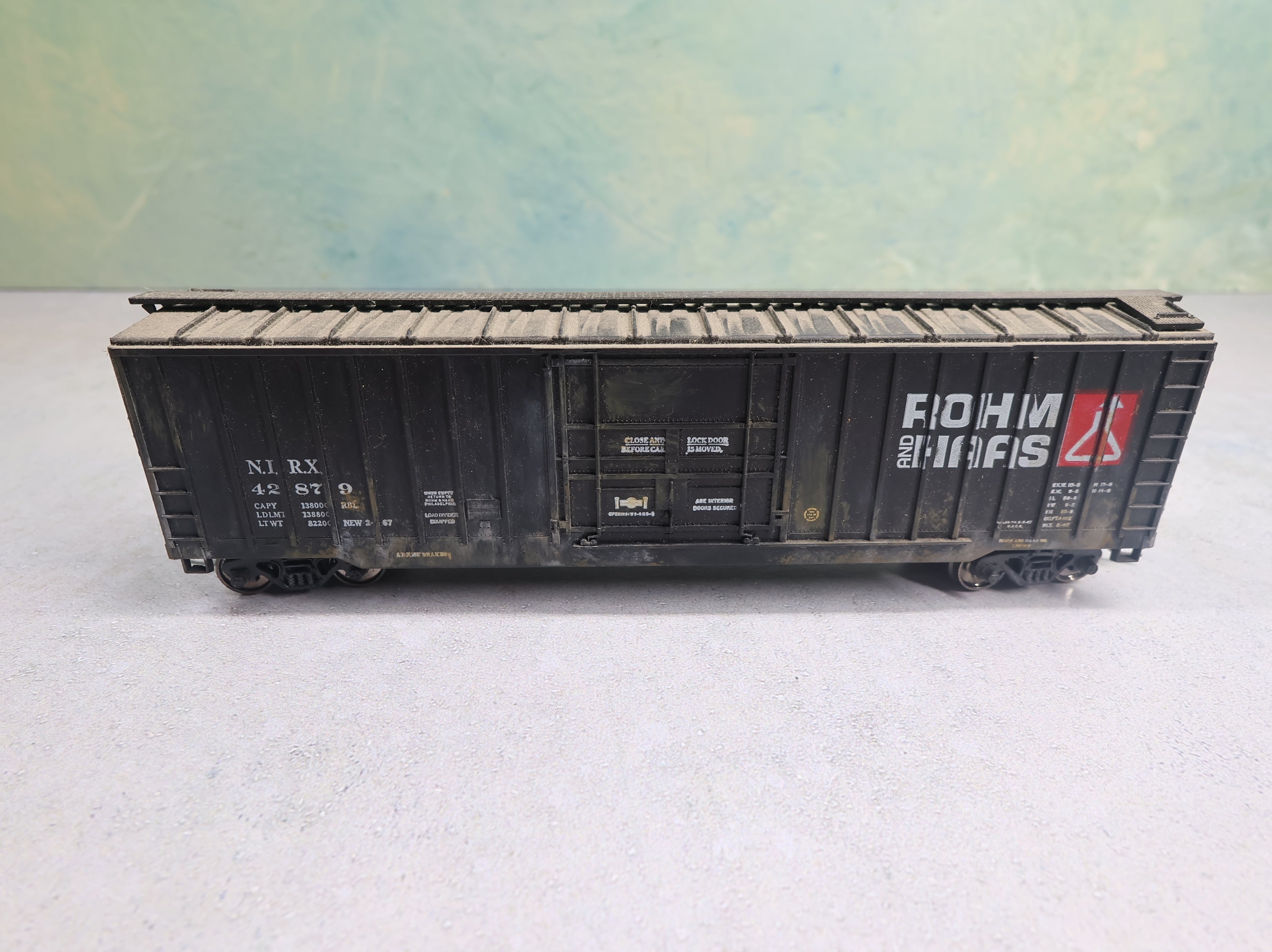 USED Athearn HO Scale 50' Box Car Rohm and Haas NIRX #42879 Weathered