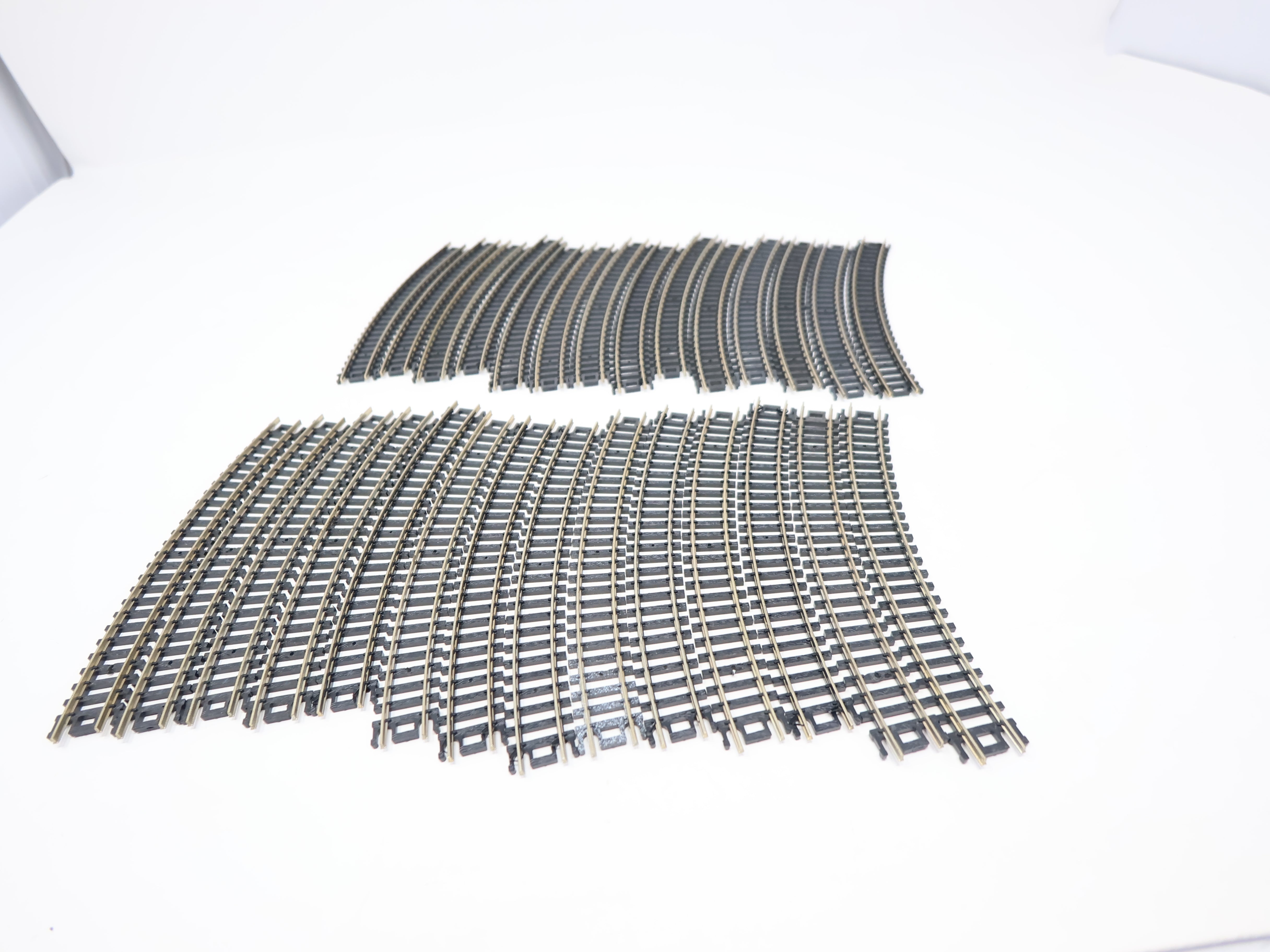 USED Atlas 2510 N Scale, Lot of 28 pieces 9.75″ Radius Curved Track
